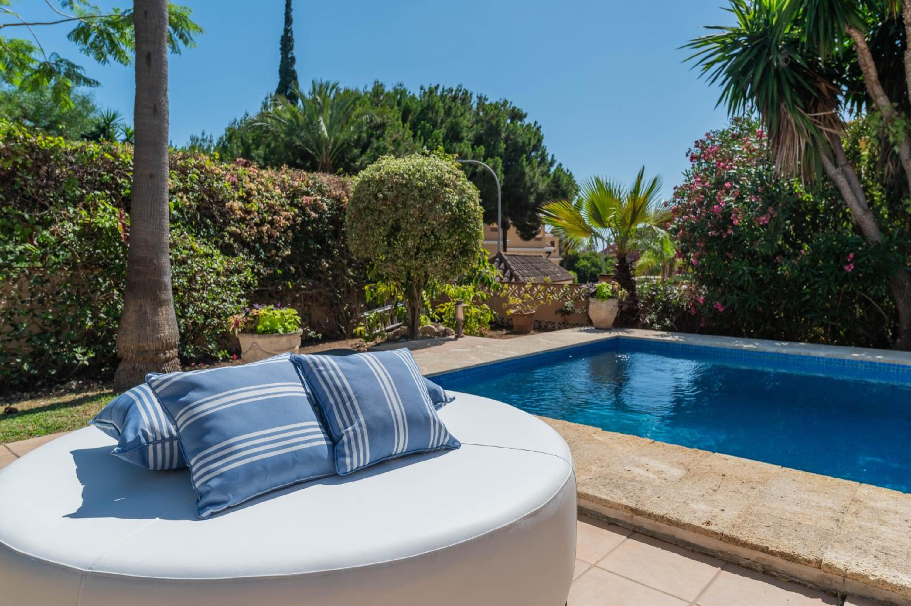 NEW beachside Villa with private pool