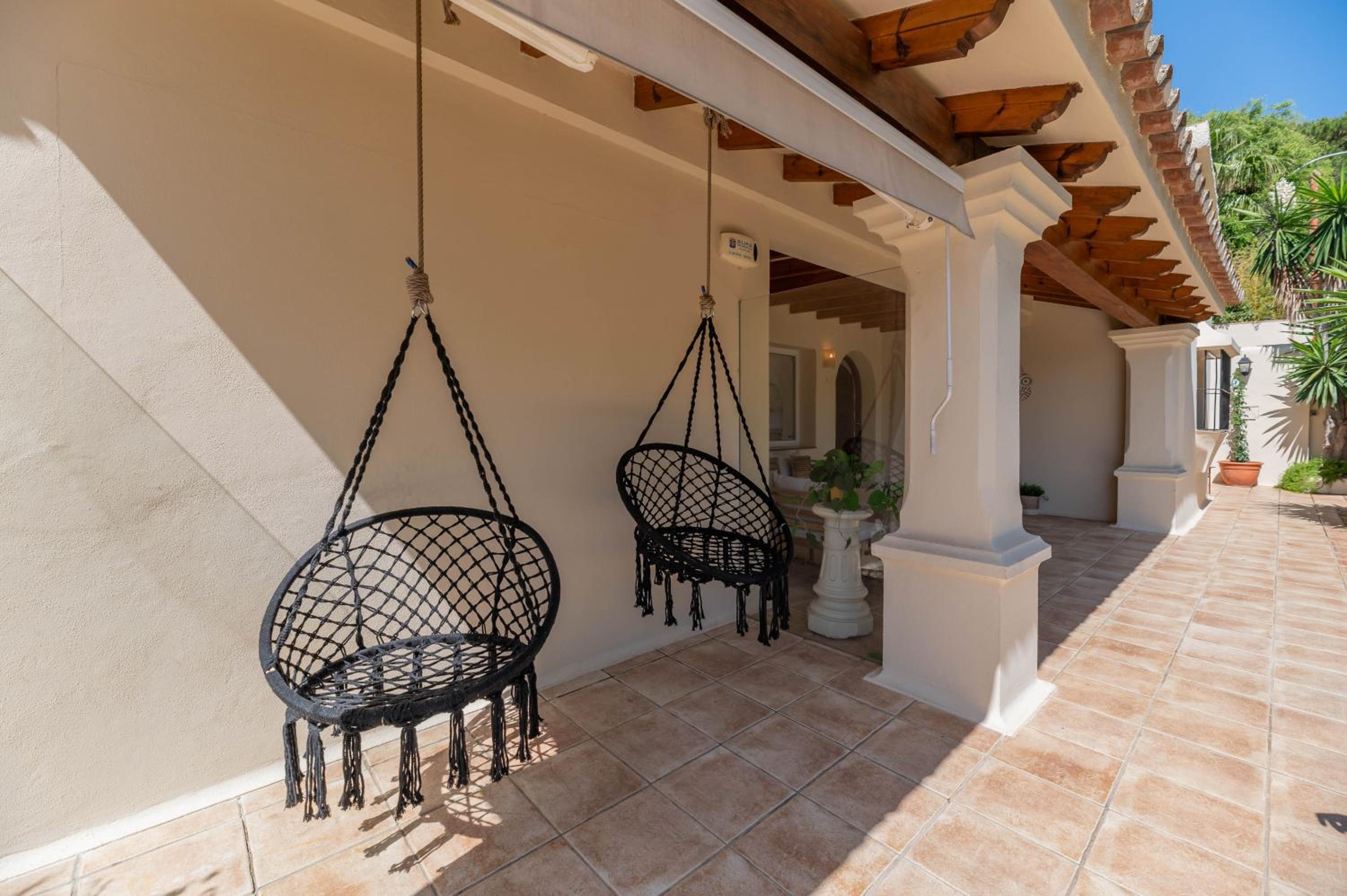 NEW beachside Villa with private pool