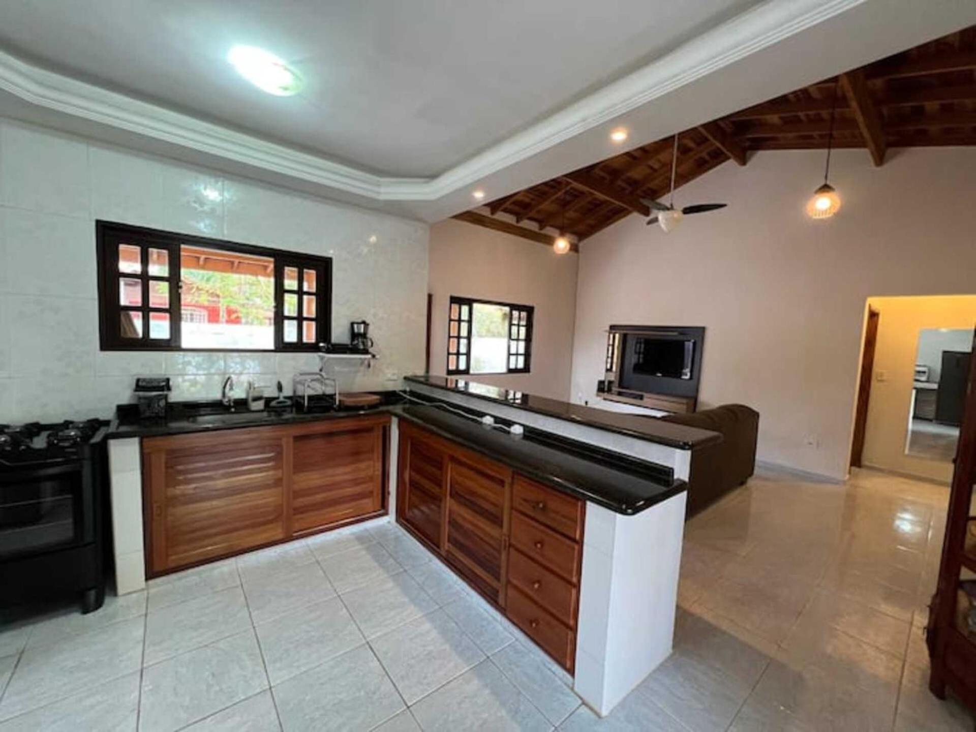 Oportunidade! Casa com piscina, 300m da praia!!