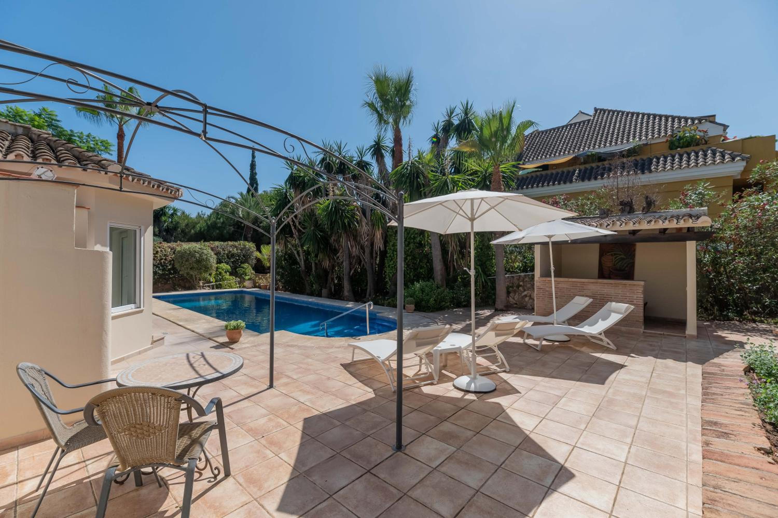 NEW beachside Villa with private pool