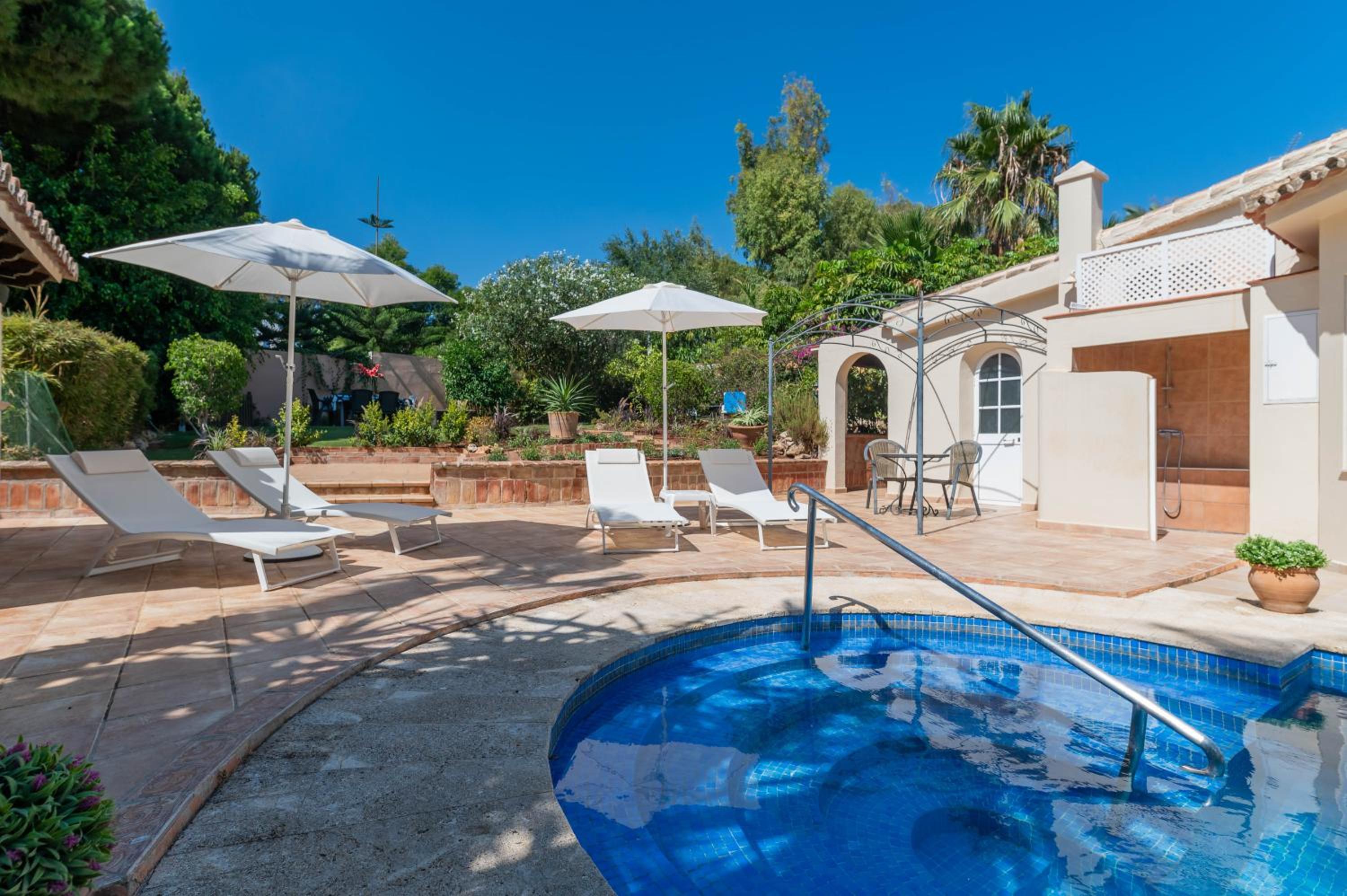 NEW beachside Villa with private pool