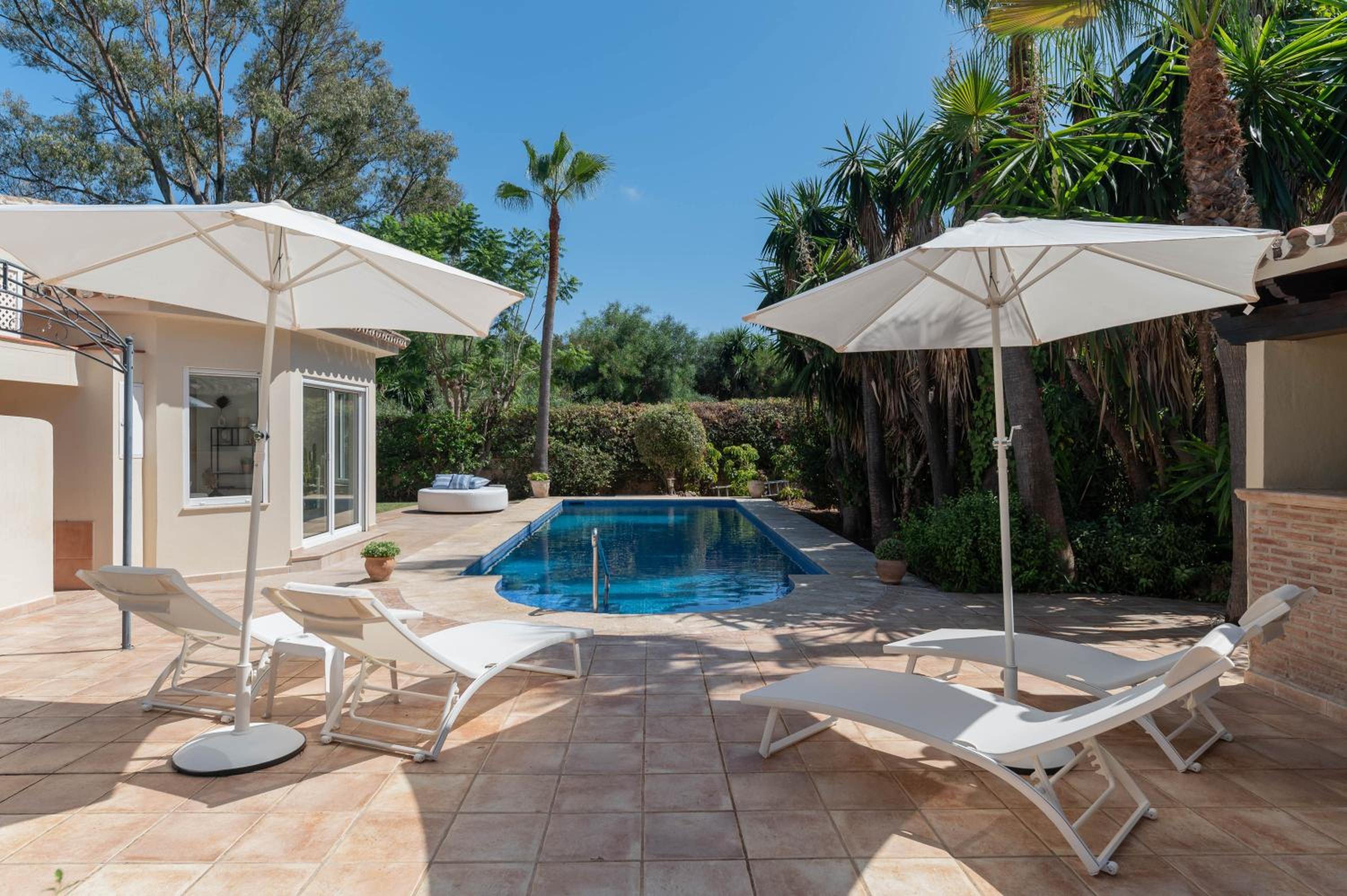 NEW beachside Villa with private pool