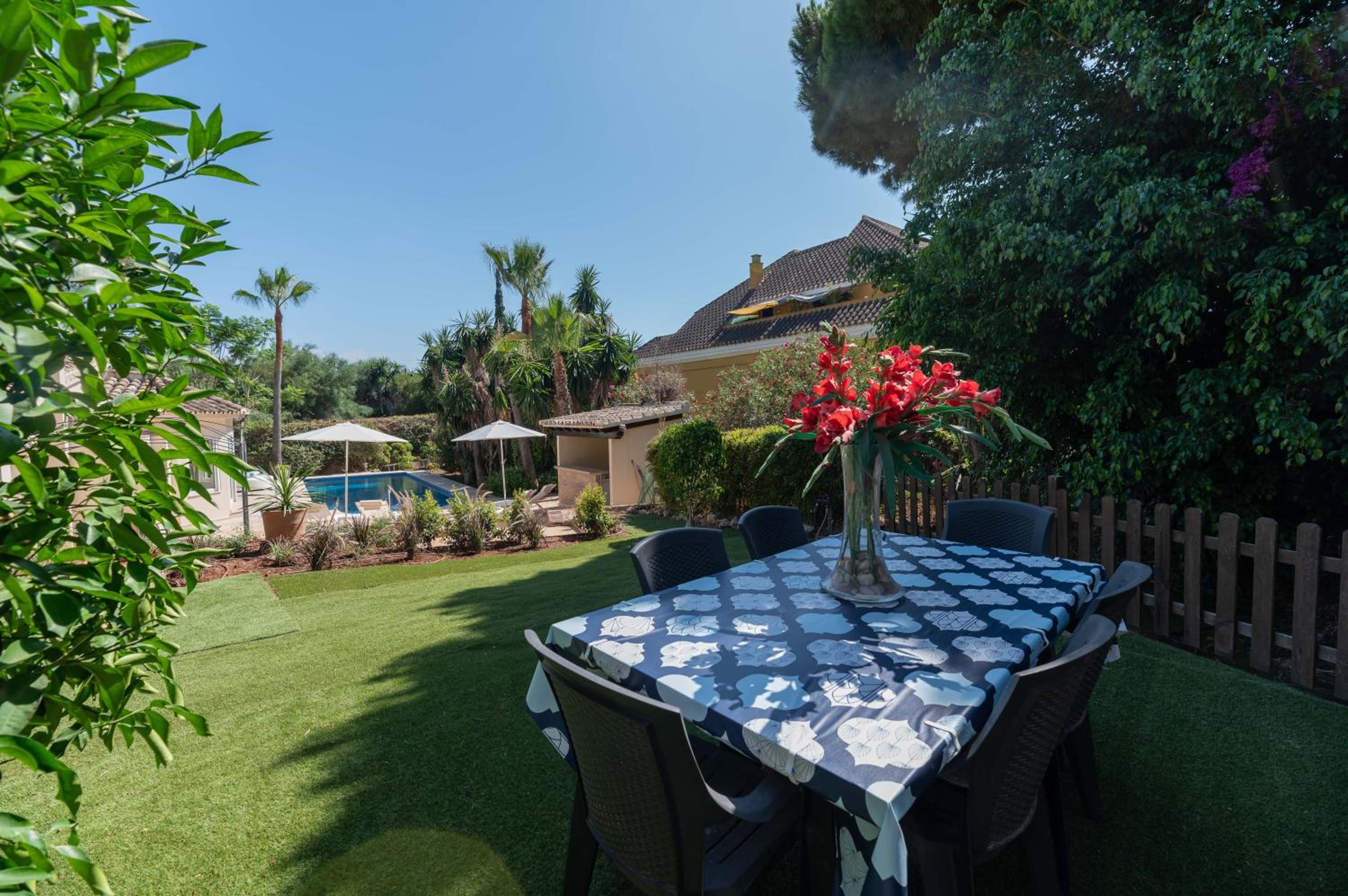 NEW beachside Villa with private pool