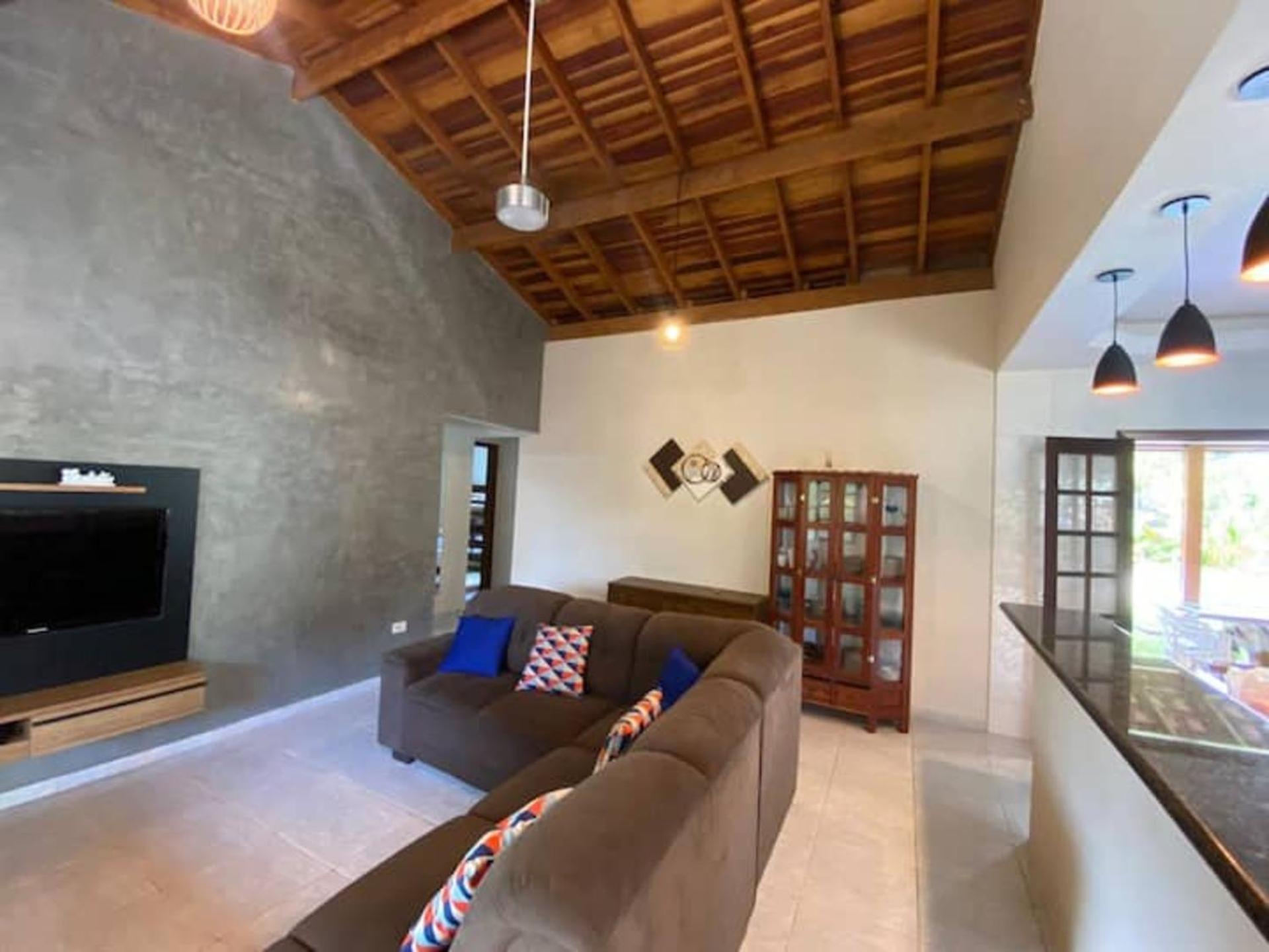 Oportunidade! Casa com piscina, 300m da praia!!