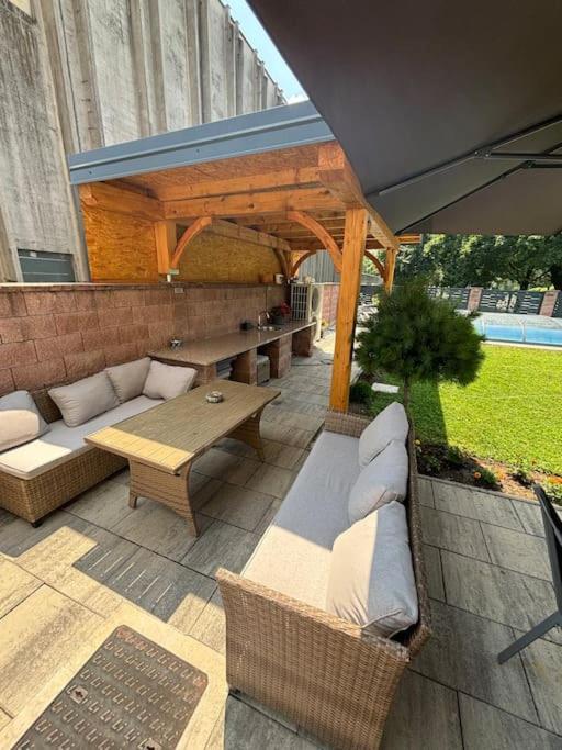 Vila Moste 2 - Free parking & pool, EV station