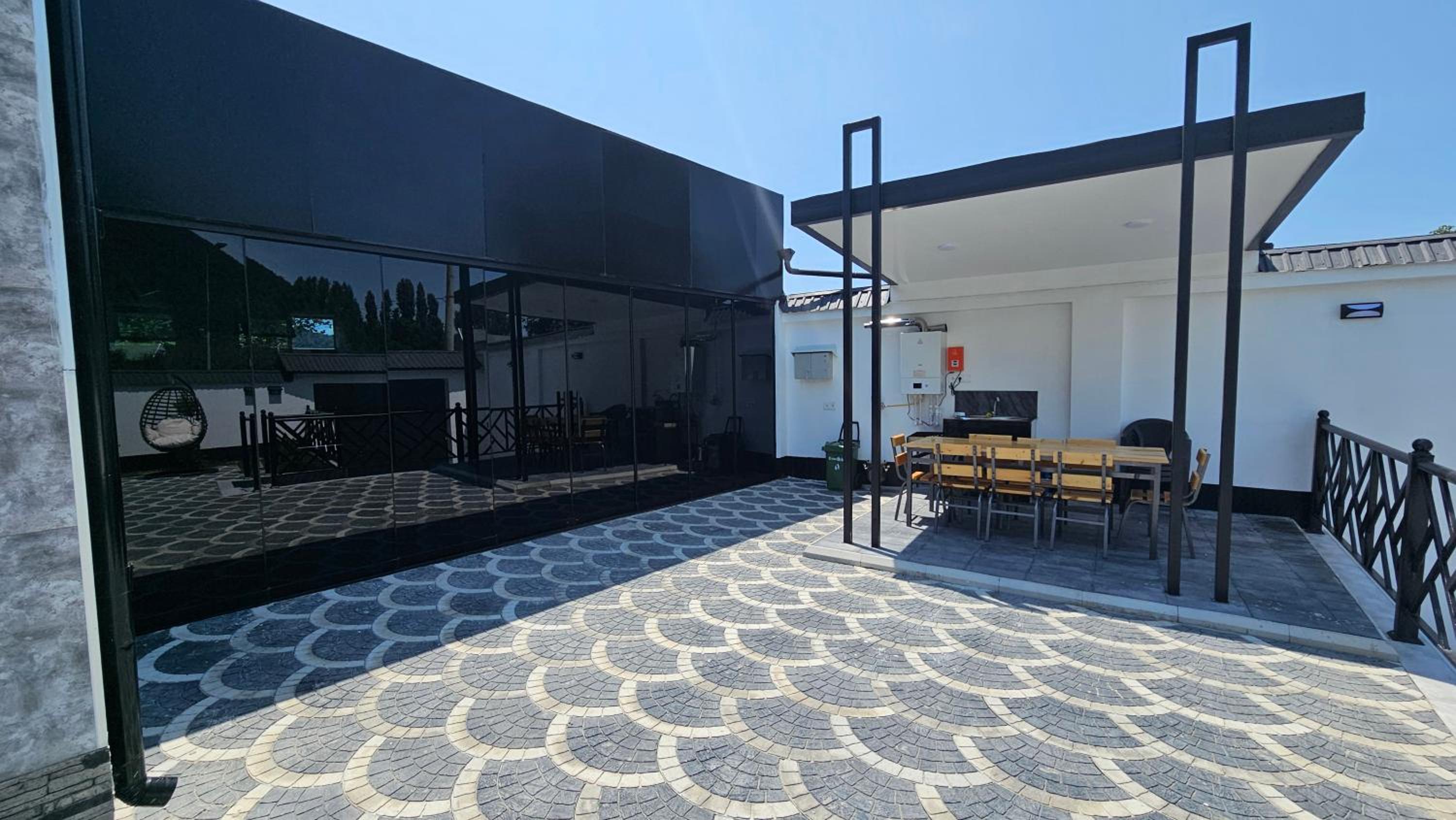 Luxury Milan Mountain Ponoramic Villa, indoor heated pool and jacuzzi with mountain view