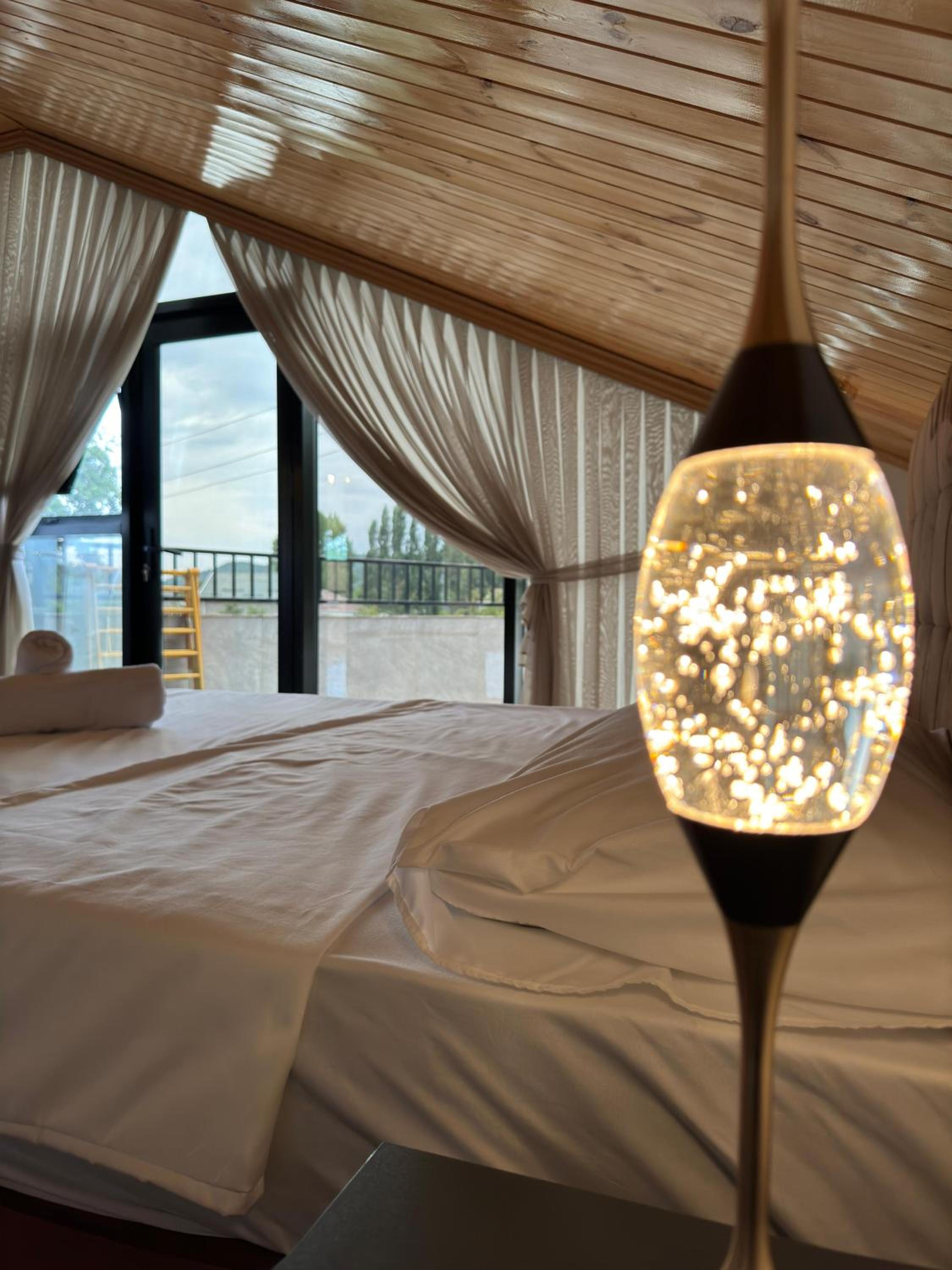 Luxury Milan Mountain Ponoramic Villa, indoor heated pool and jacuzzi with mountain view