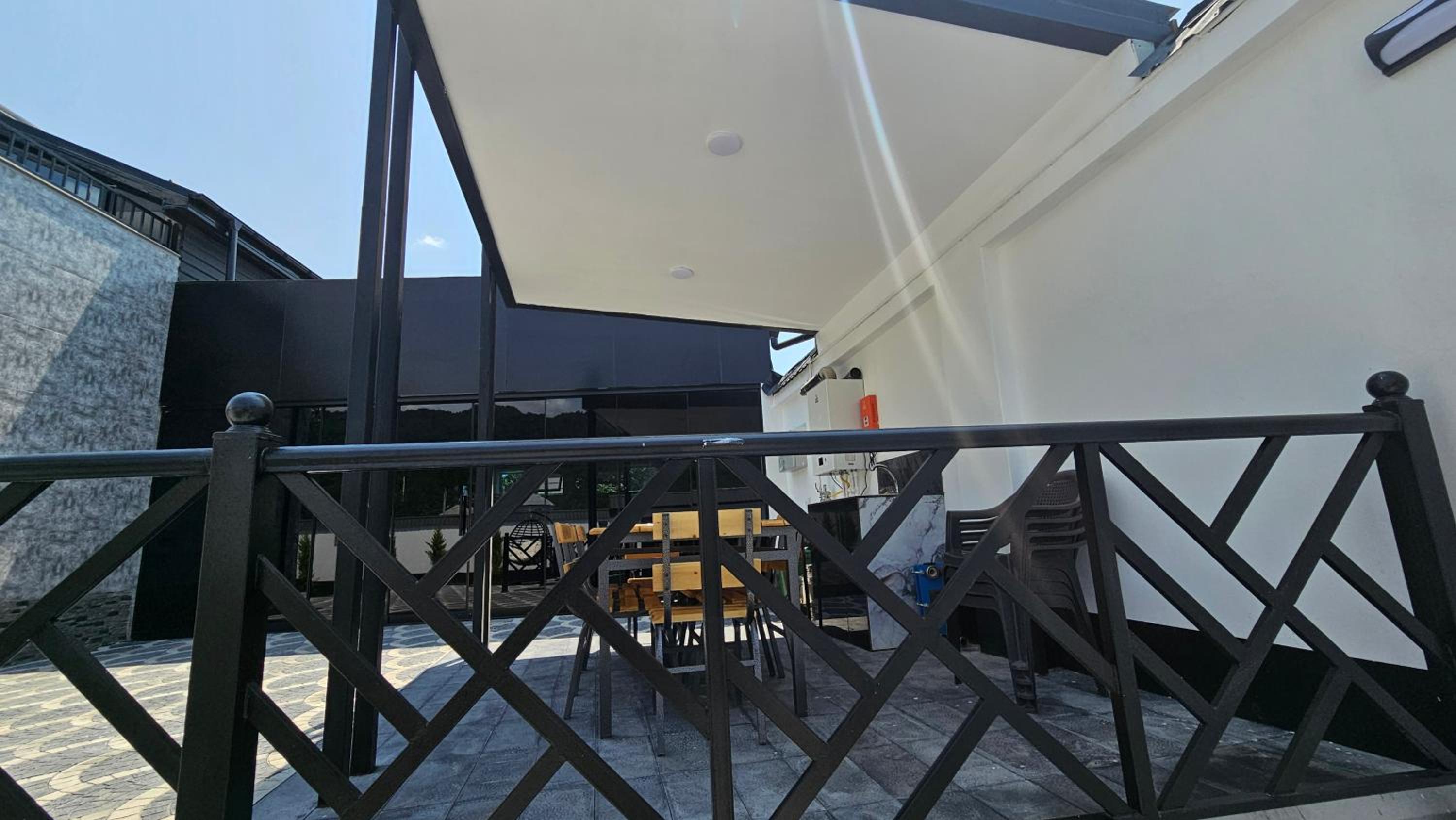 Luxury Milan Mountain Ponoramic Villa, indoor heated pool and jacuzzi with mountain view