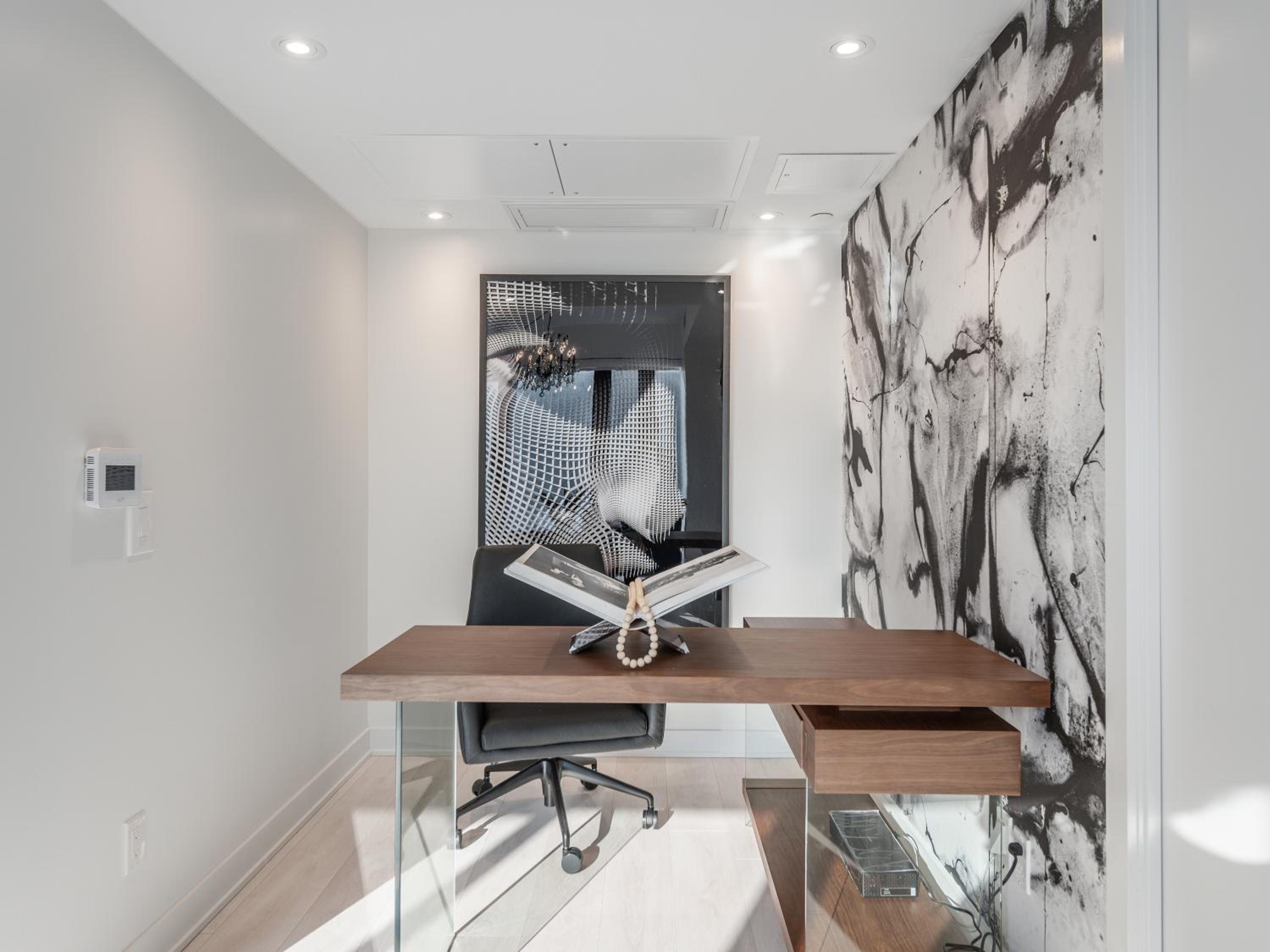 Hazelton Suites - Yorkville - Indoor Pool & Hot Tub