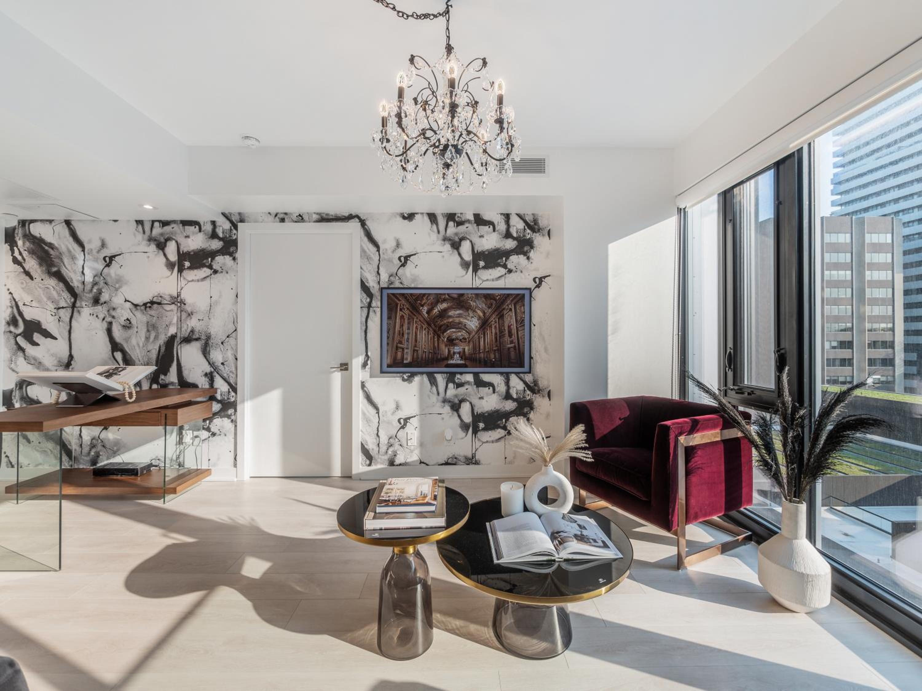 Hazelton Suites - Yorkville - Indoor Pool & Hot Tub