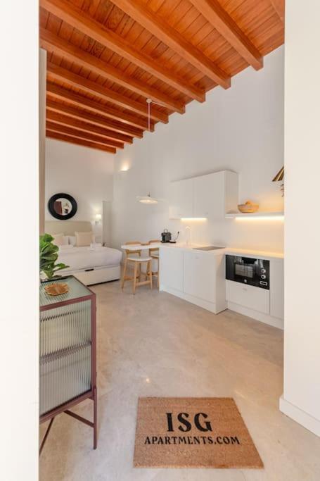 ISG apartments Puerta Jerez Sevilla 02 view 3