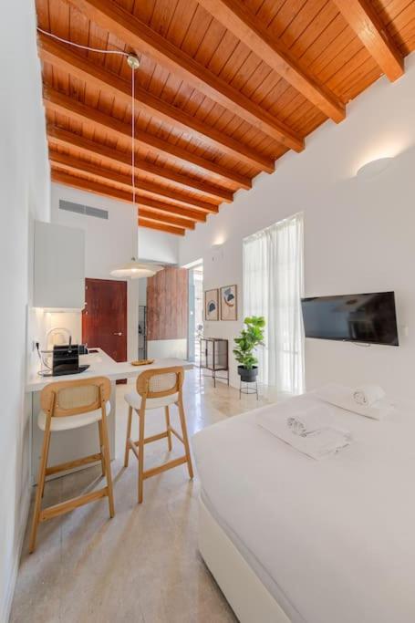 ISG apartments Puerta Jerez Sevilla 02 view 4