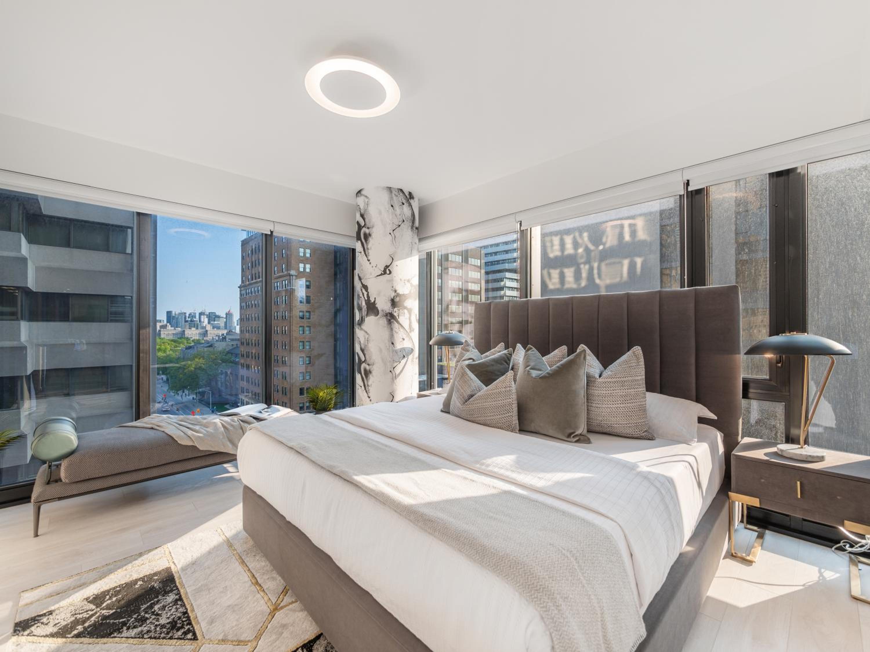 Hazelton Suites - Yorkville - Indoor Pool & Hot Tub