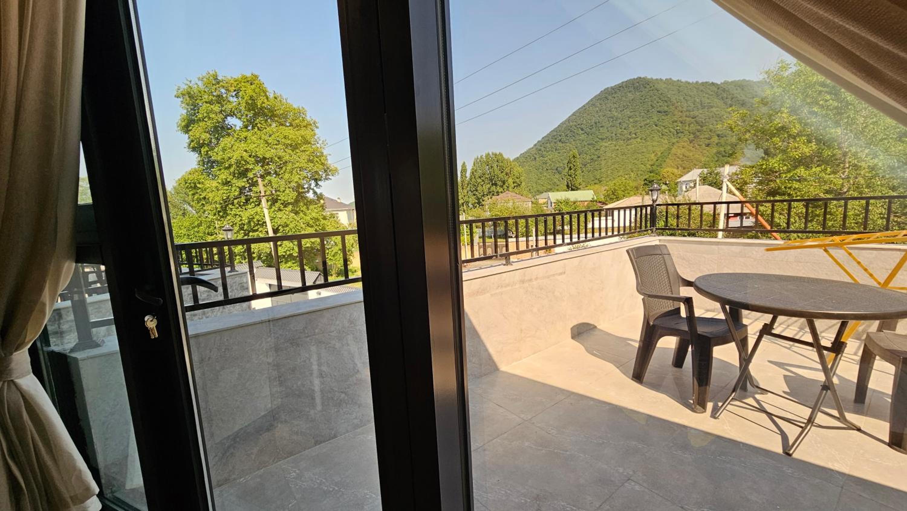 Luxury Milan Mountain Ponoramic Villa, indoor heated pool and jacuzzi with mountain view