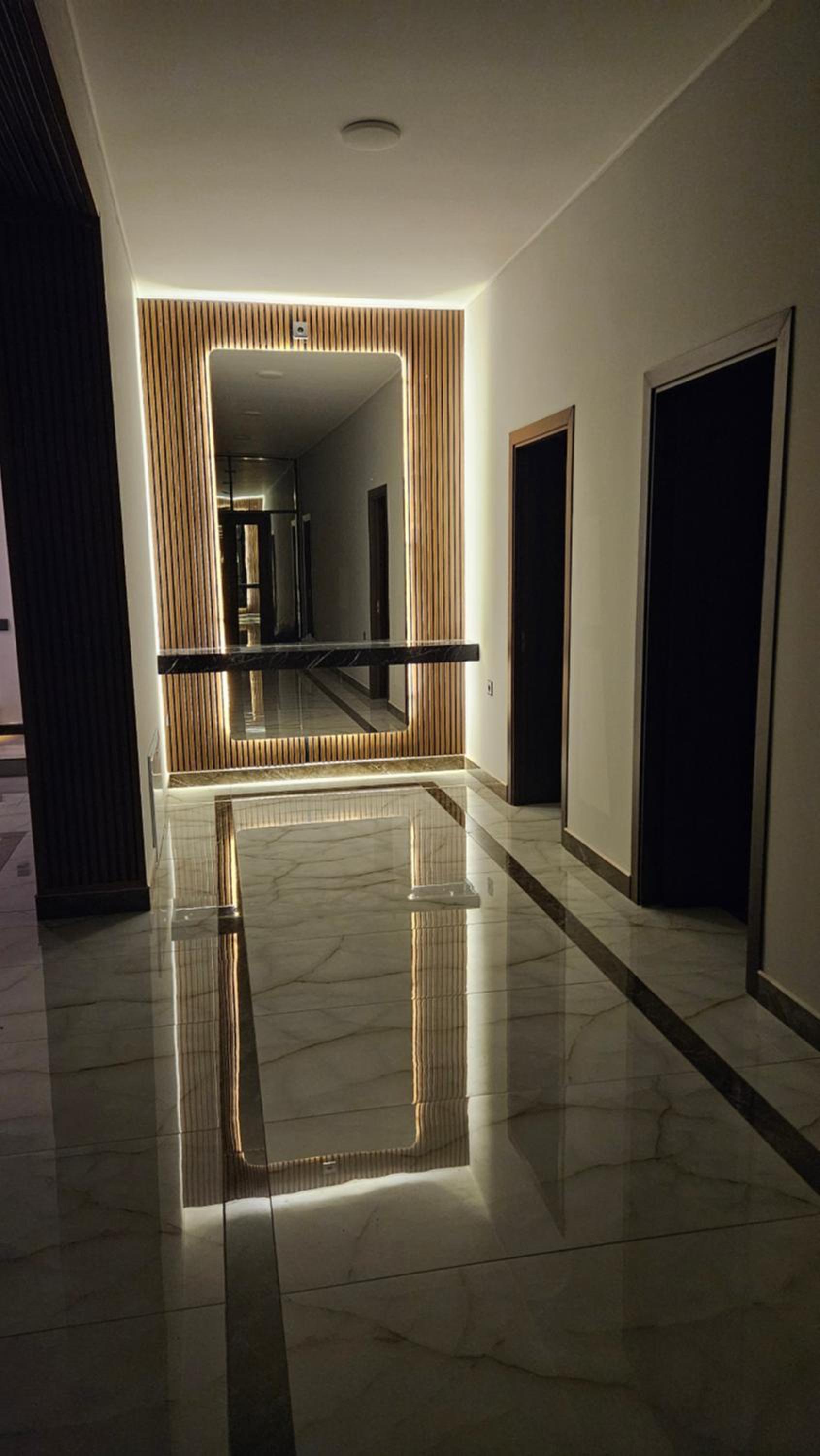 Luxury Milan Mountain Ponoramic Villa, indoor heated pool and jacuzzi with mountain view