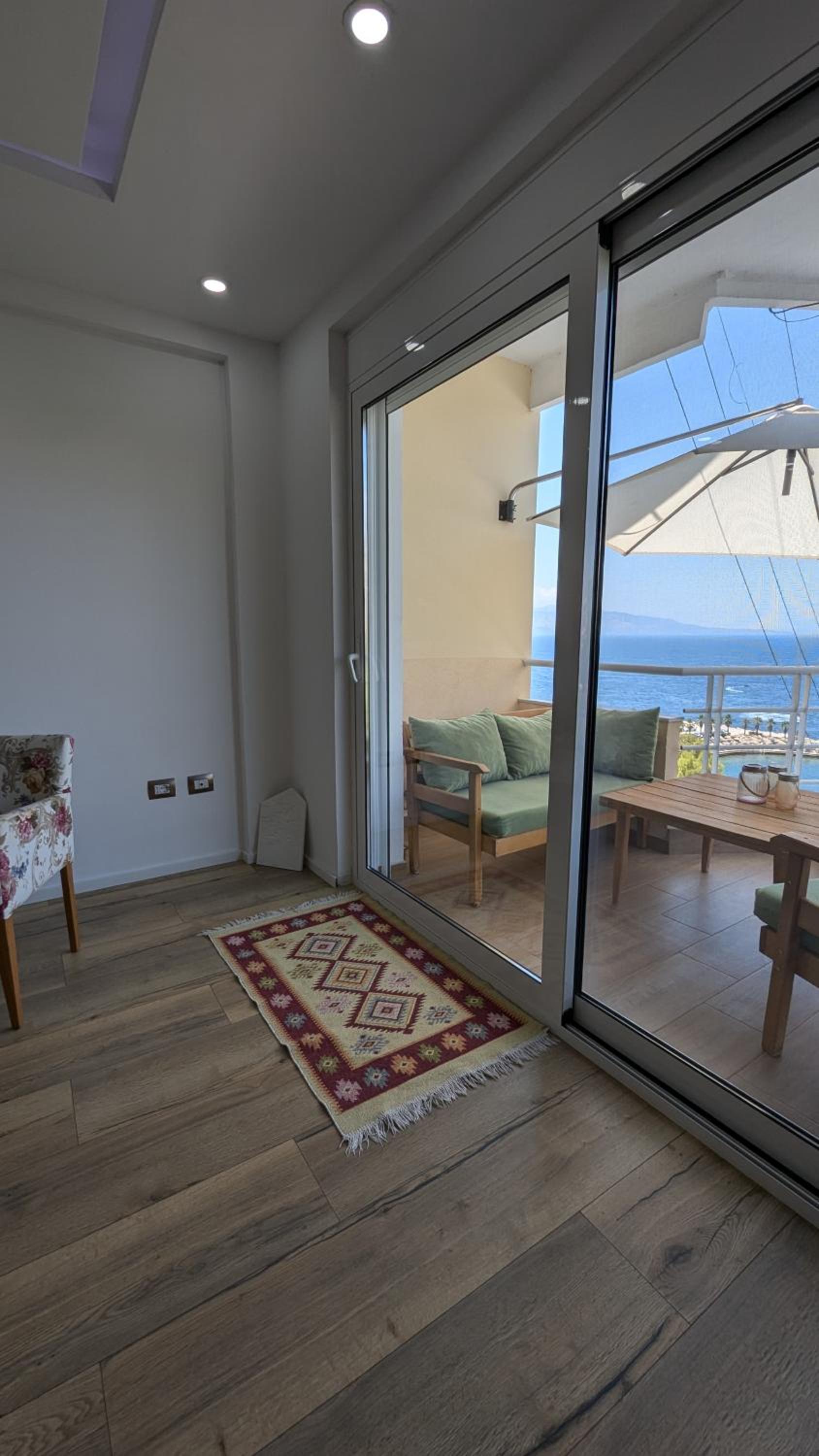 Big Lux Sunset Apartment - incl Parking
