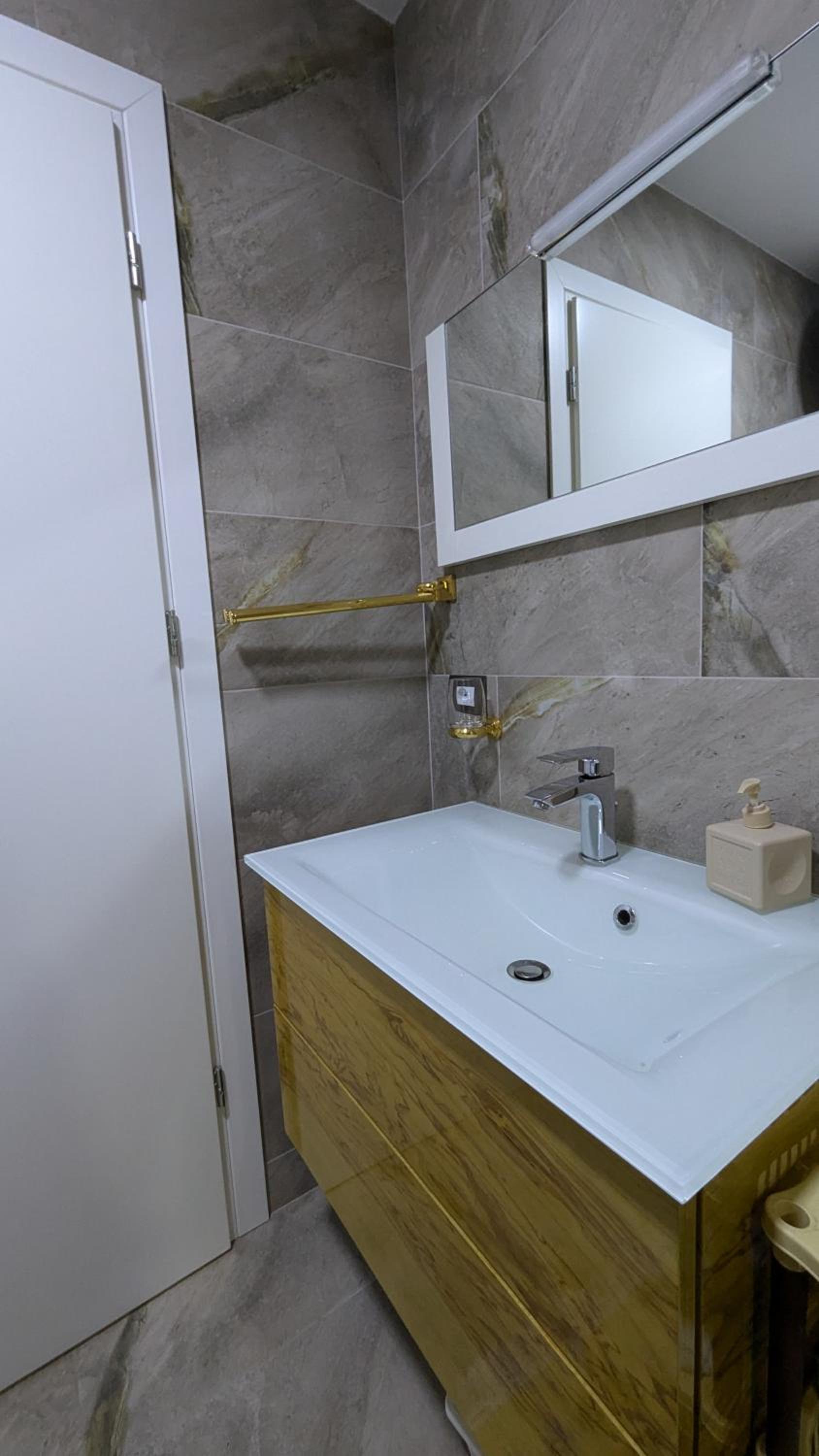 Big Lux Sunset Apartment - incl Parking
