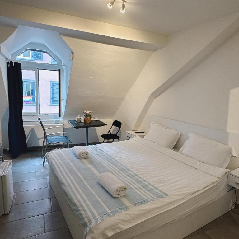 City center room next to Main station