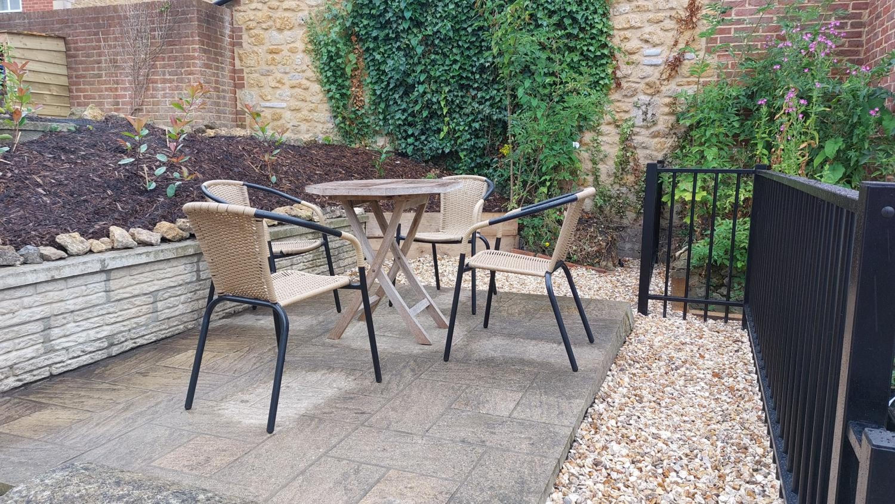 Chesswood 2 Bed large 132m Apartment with Garden in the Heart of Castle Cary, Somerset, UK view 4