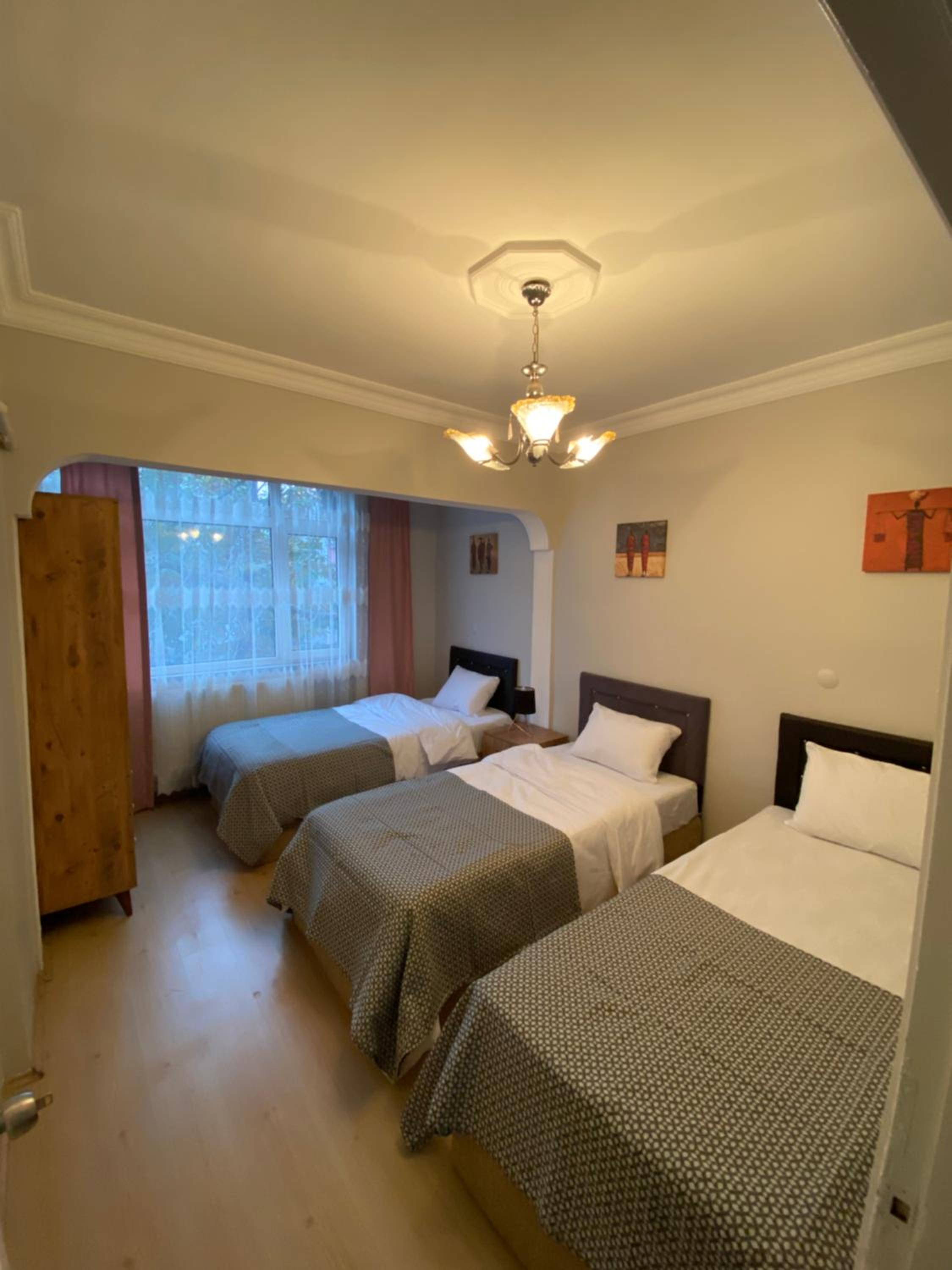 Tramvaya yakın, merkezi,2BD,asansörlü,ücretsiz otoparklı,3 klimalı