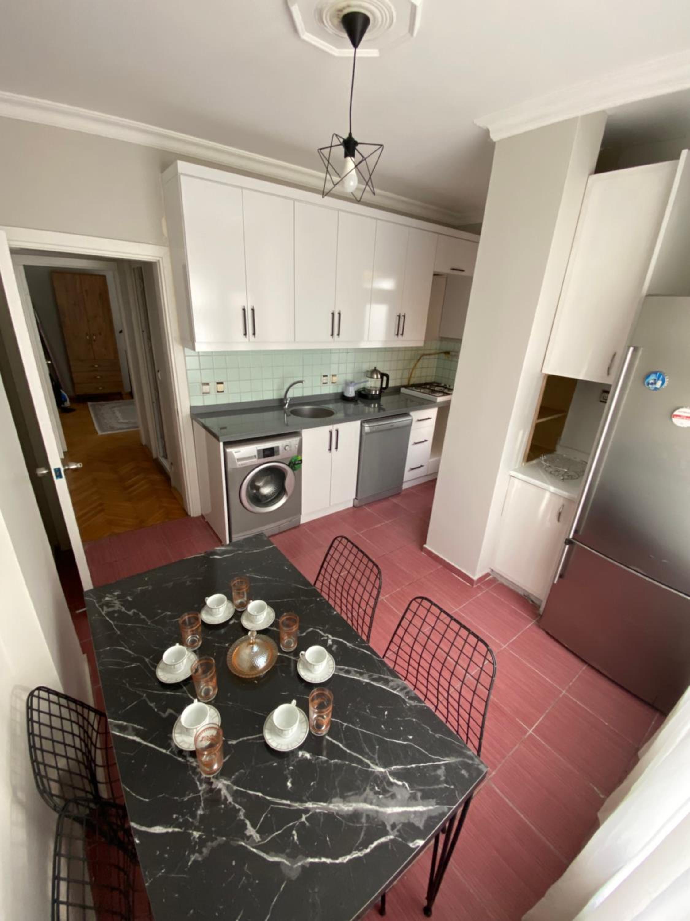 Tramvaya yakın, merkezi,2BD,asansörlü,ücretsiz otoparklı,3 klimalı