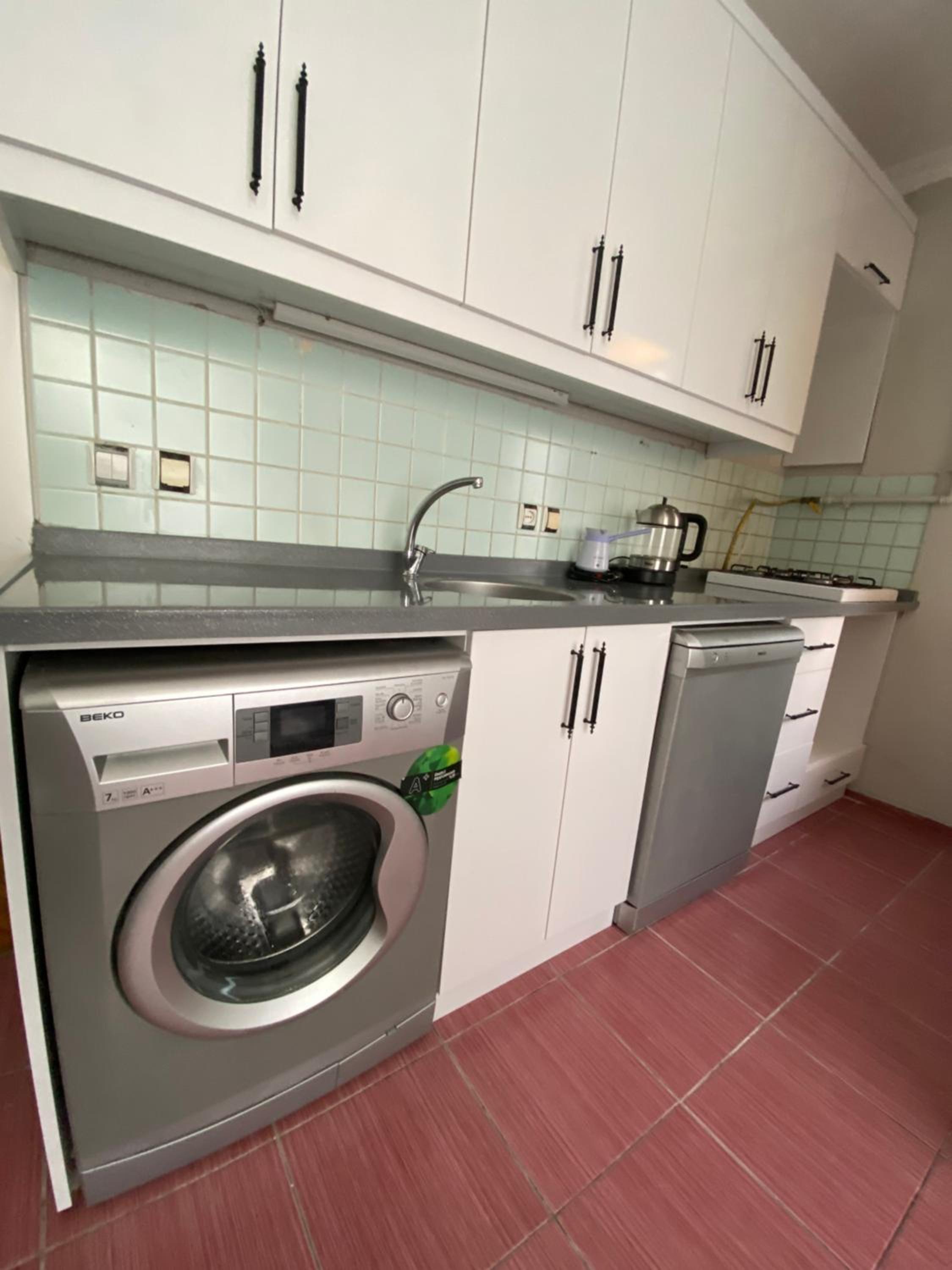 Tramvaya yakın, merkezi,2BD,asansörlü,ücretsiz otoparklı,3 klimalı
