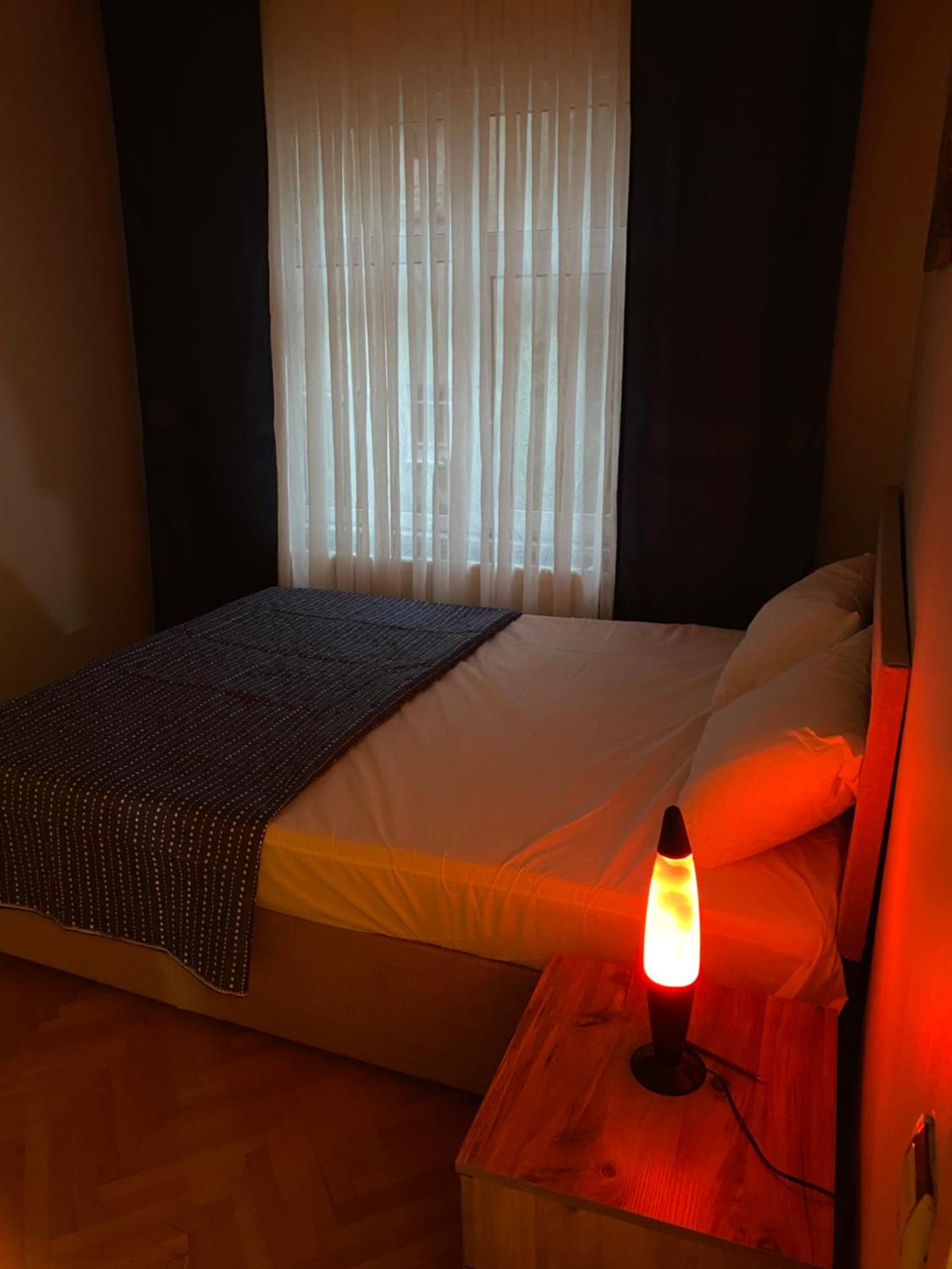 Tramvaya yakın, merkezi,2BD,asansörlü,ücretsiz otoparklı,3 klimalı
