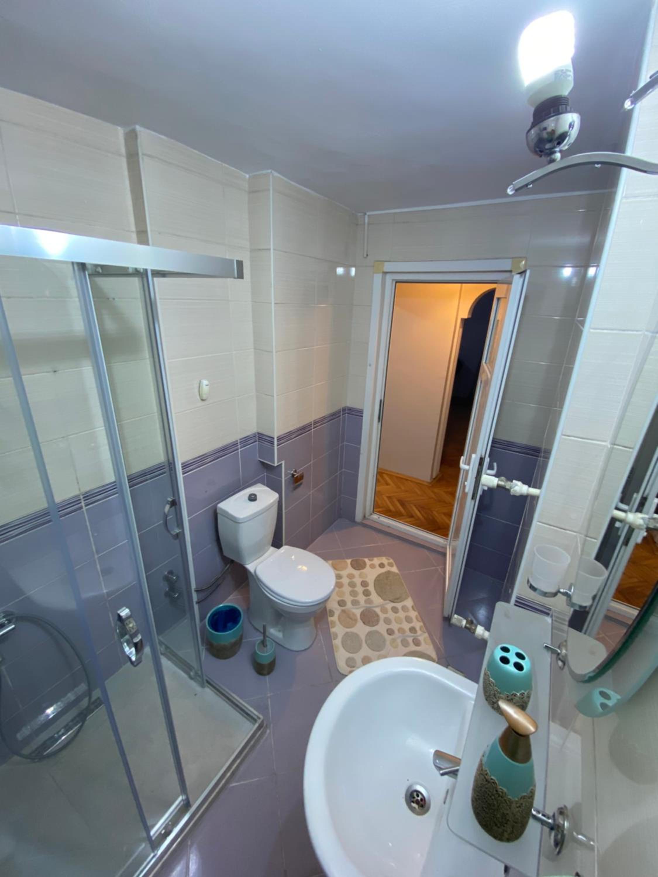 Tramvaya yakın, merkezi,2BD,asansörlü,ücretsiz otoparklı,3 klimalı