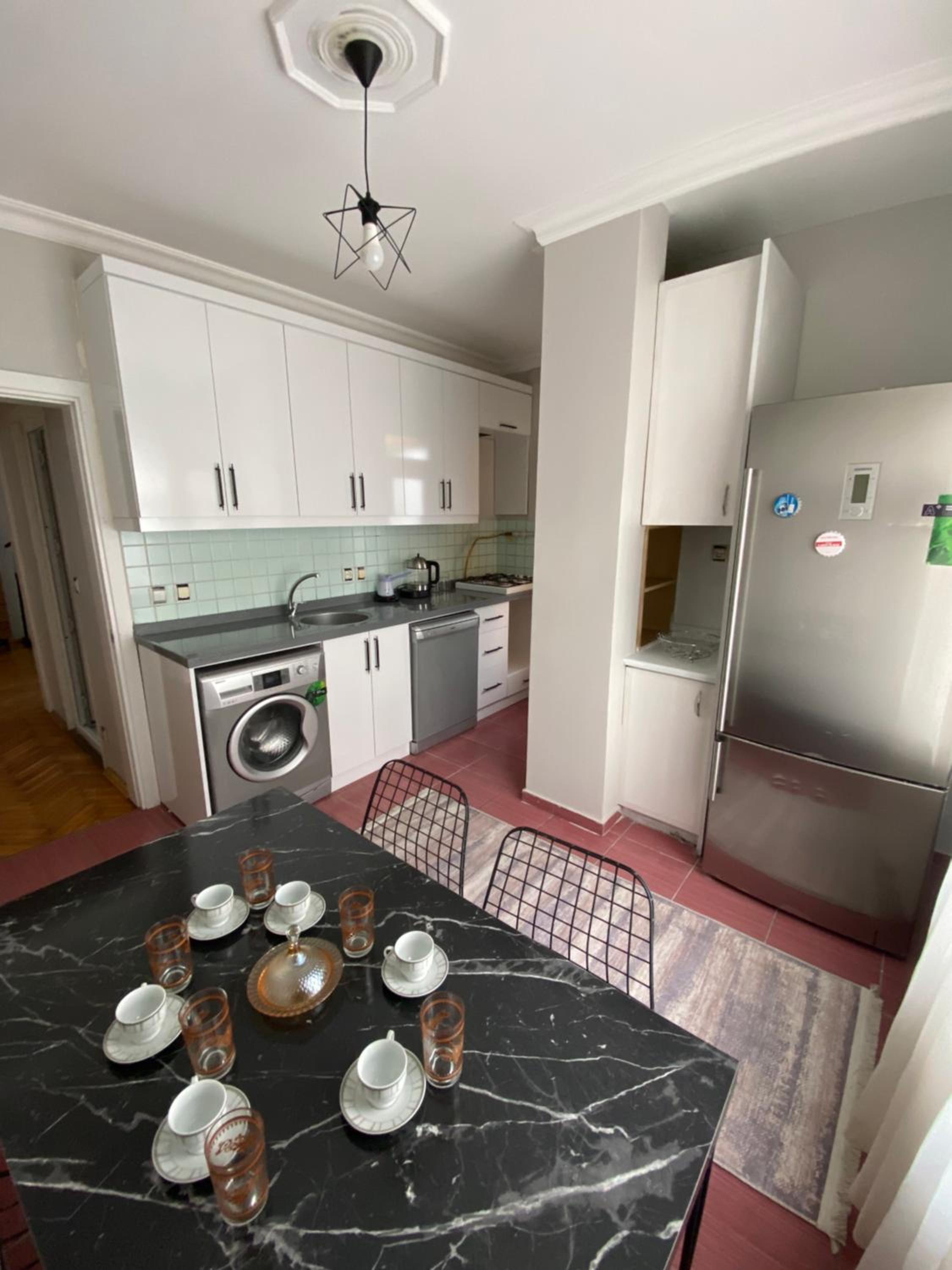 Tramvaya yakın, merkezi,2BD,asansörlü,ücretsiz otoparklı,3 klimalı