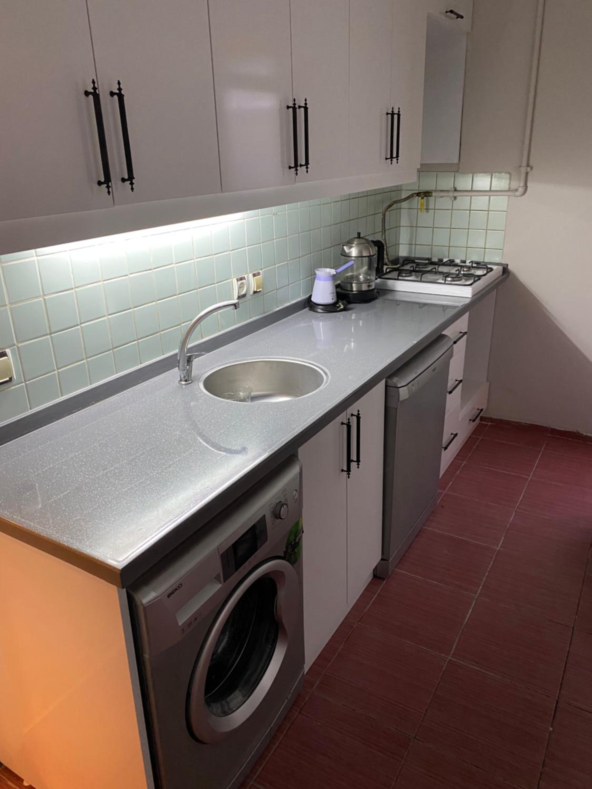 Tramvaya yakın, merkezi,2BD,asansörlü,ücretsiz otoparklı,3 klimalı