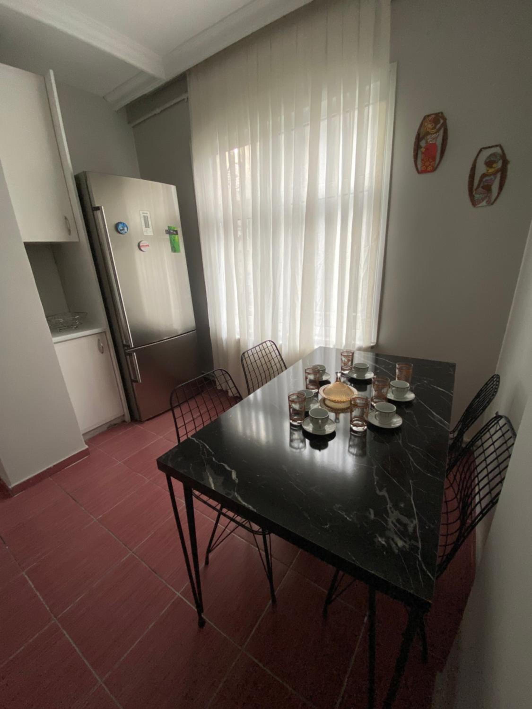 Tramvaya yakın, merkezi,2BD,asansörlü,ücretsiz otoparklı,3 klimalı