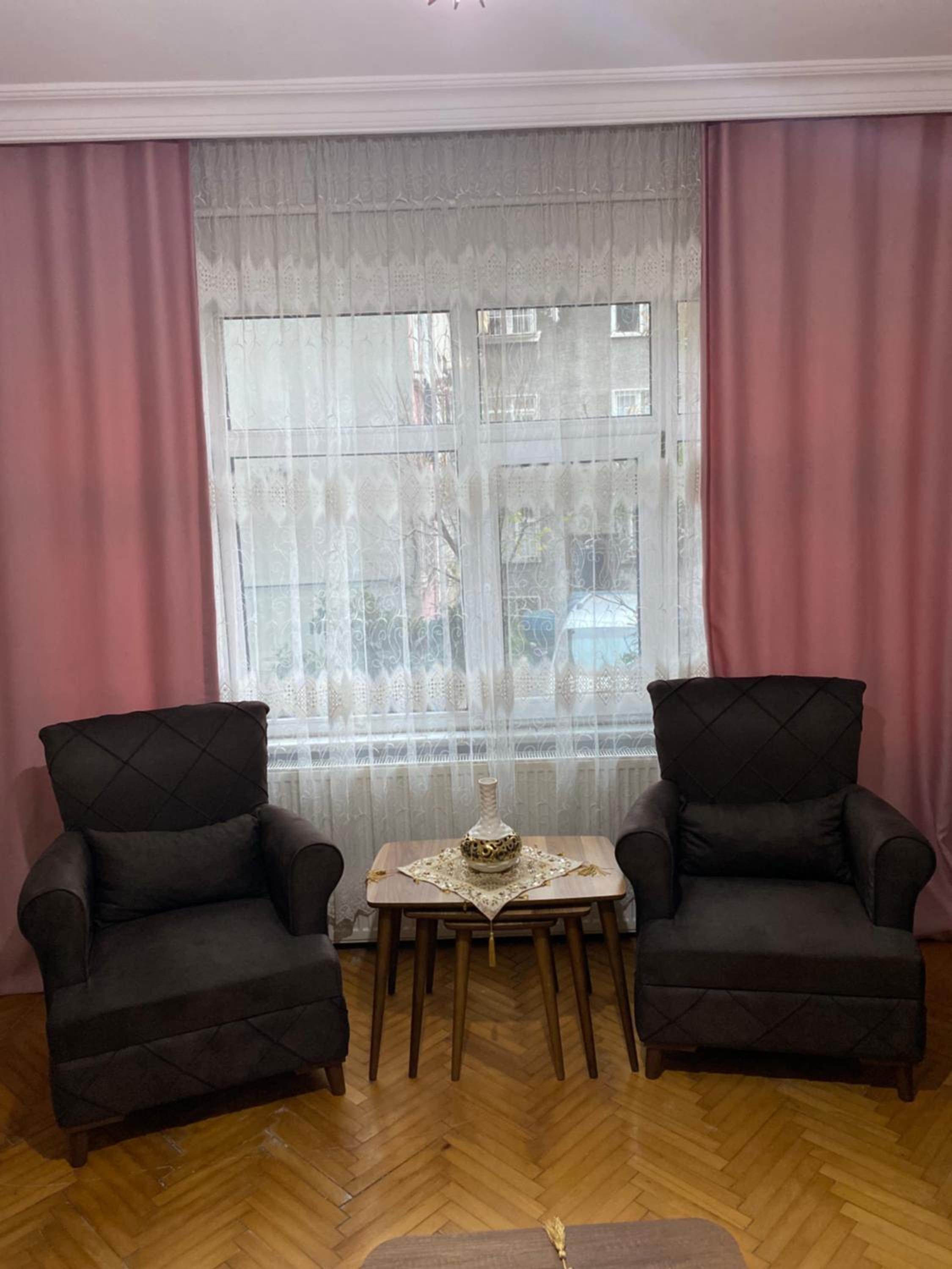 Tramvaya yakın, merkezi,2BD,asansörlü,ücretsiz otoparklı,3 klimalı