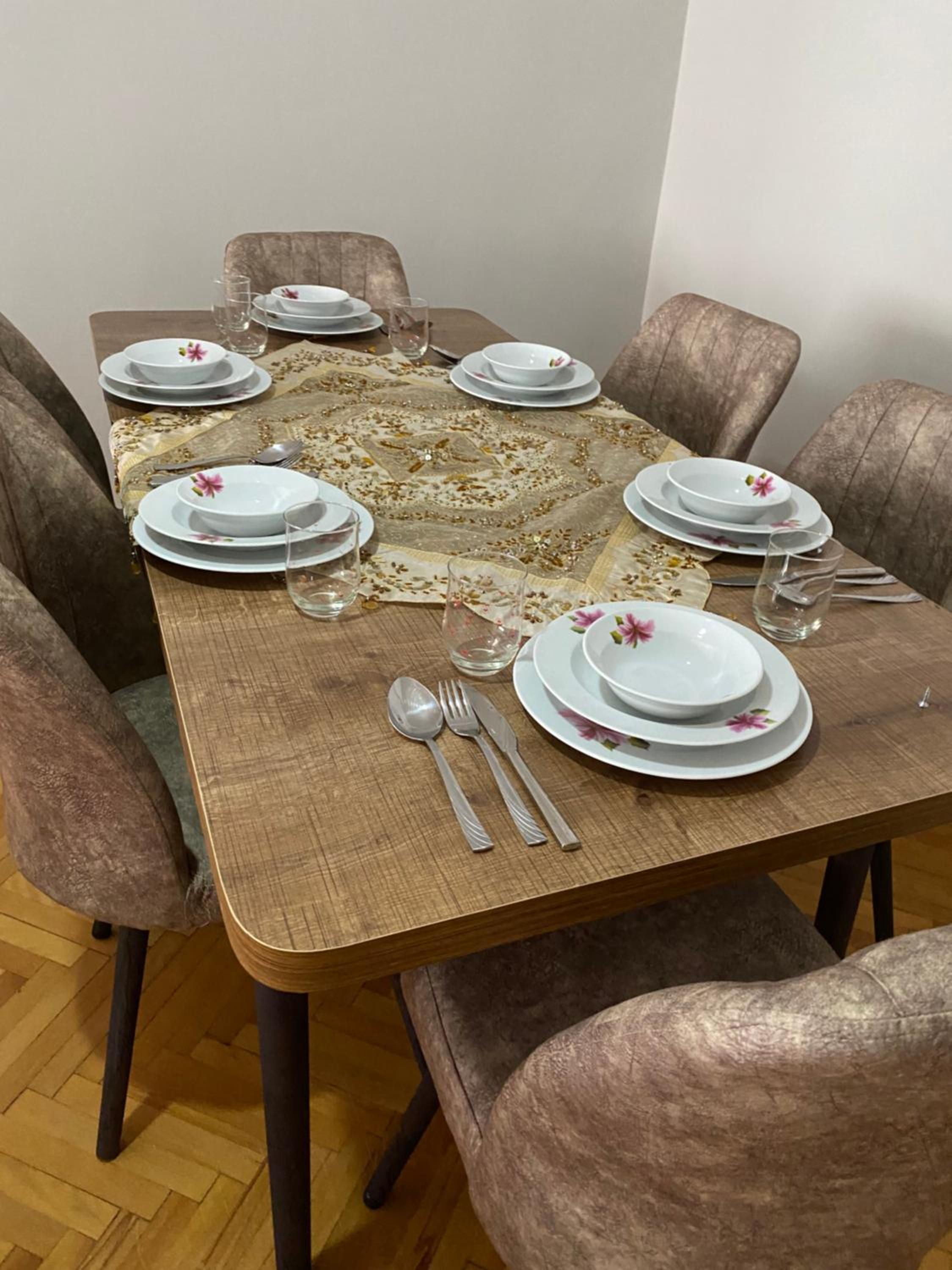 Tramvaya yakın, merkezi,2BD,asansörlü,ücretsiz otoparklı,3 klimalı