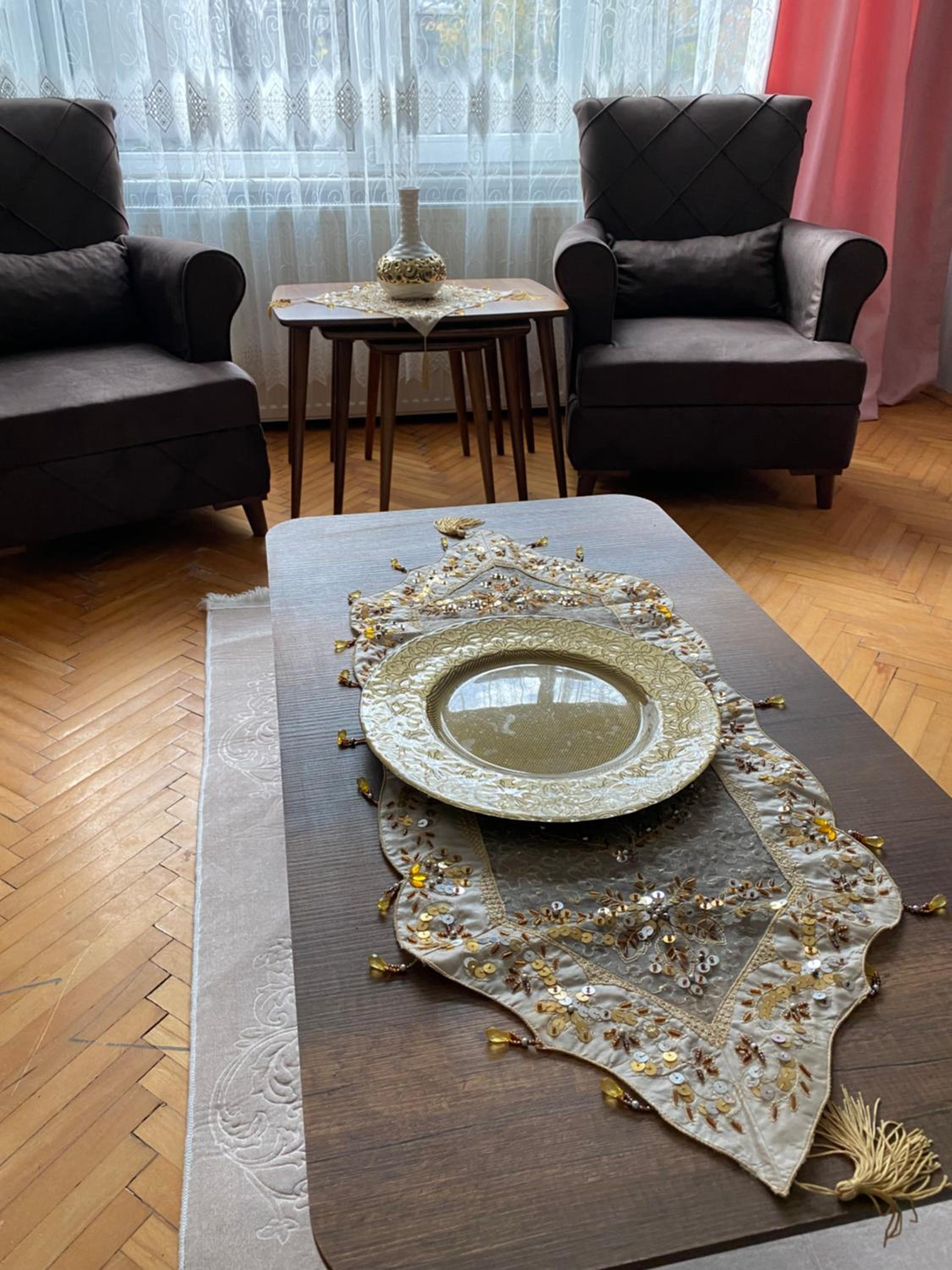 Tramvaya yakın, merkezi,2BD,asansörlü,ücretsiz otoparklı,3 klimalı