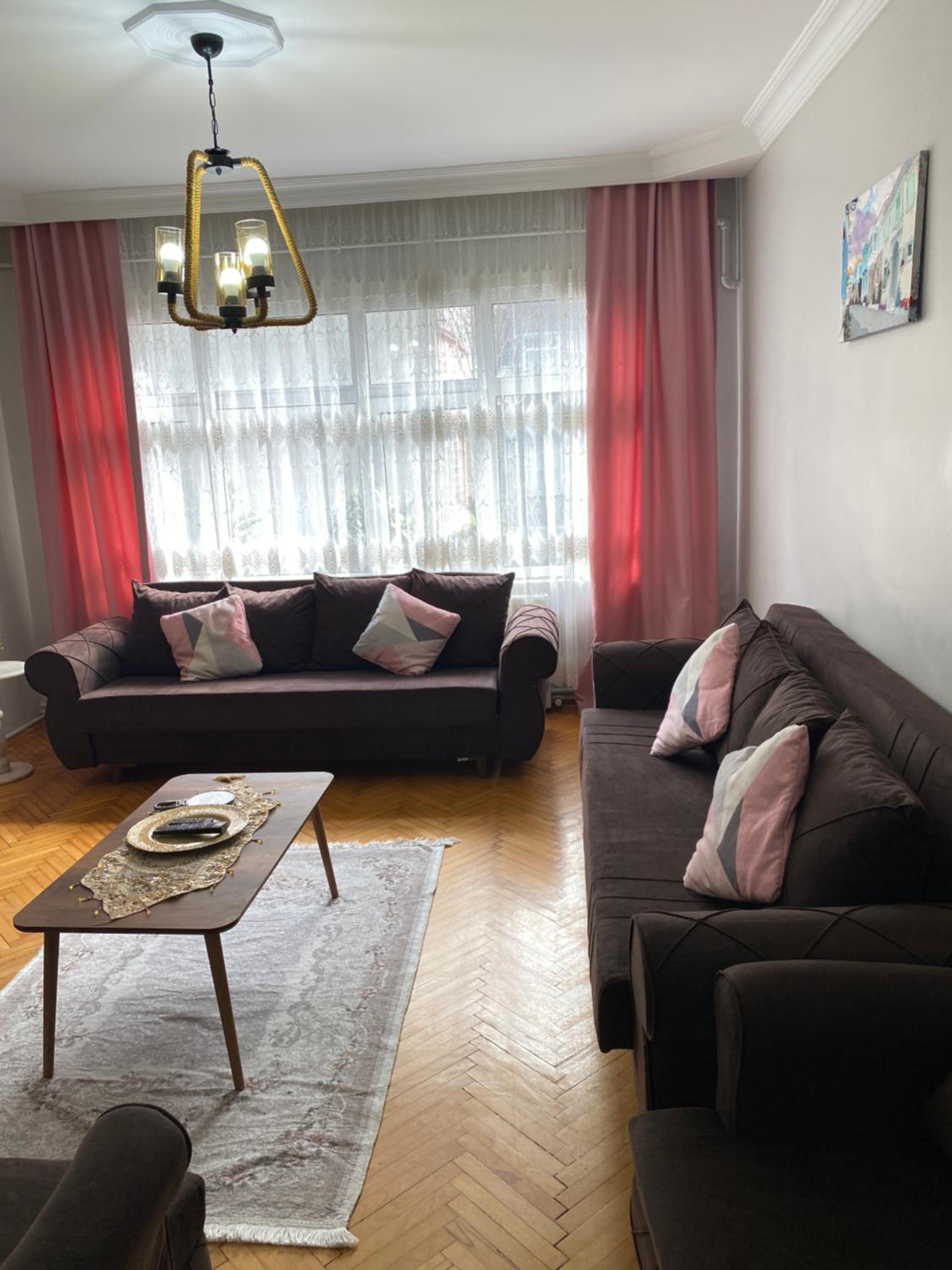 Tramvaya yakın, merkezi,2BD,asansörlü,ücretsiz otoparklı,3 klimalı