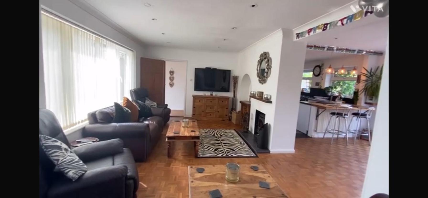 Detached 5 bed House Middleton on Sea view 3