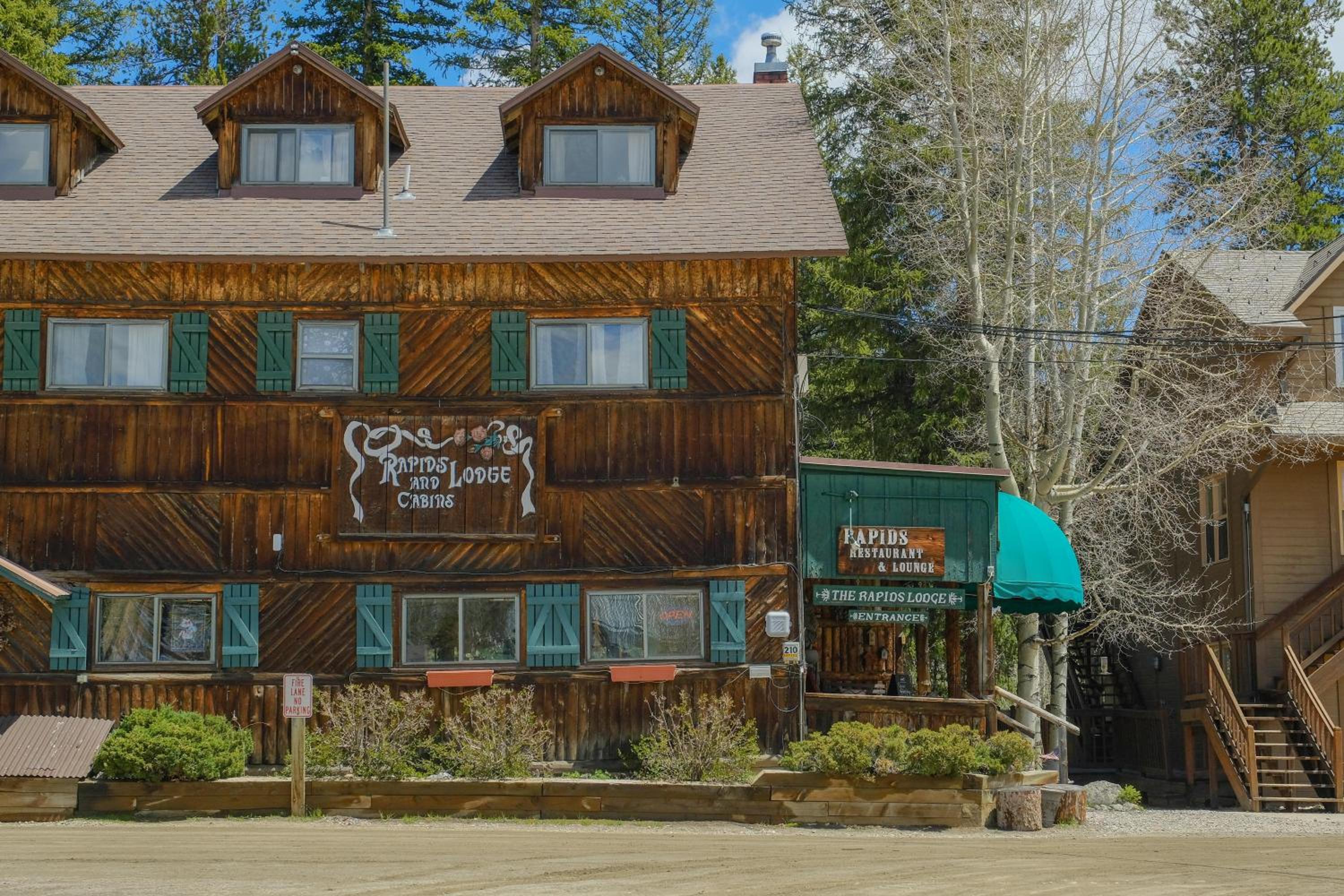 The Loose Moose Lodge #6 at Downtown Grand Lake
