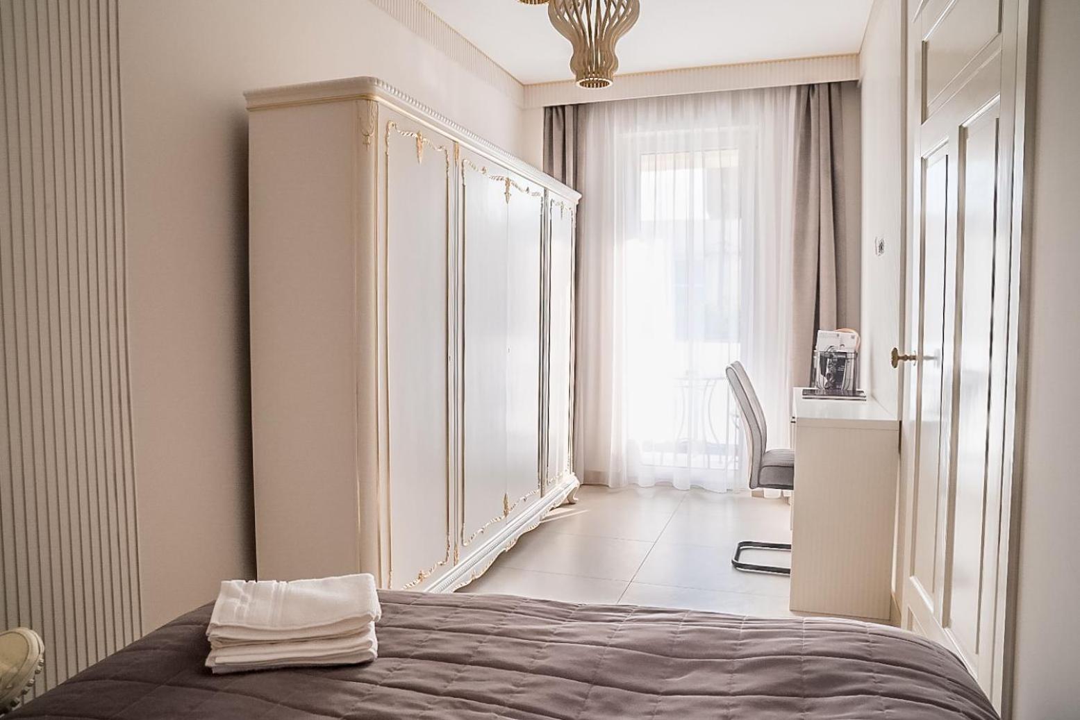 Glori Gold Apartaments view 5