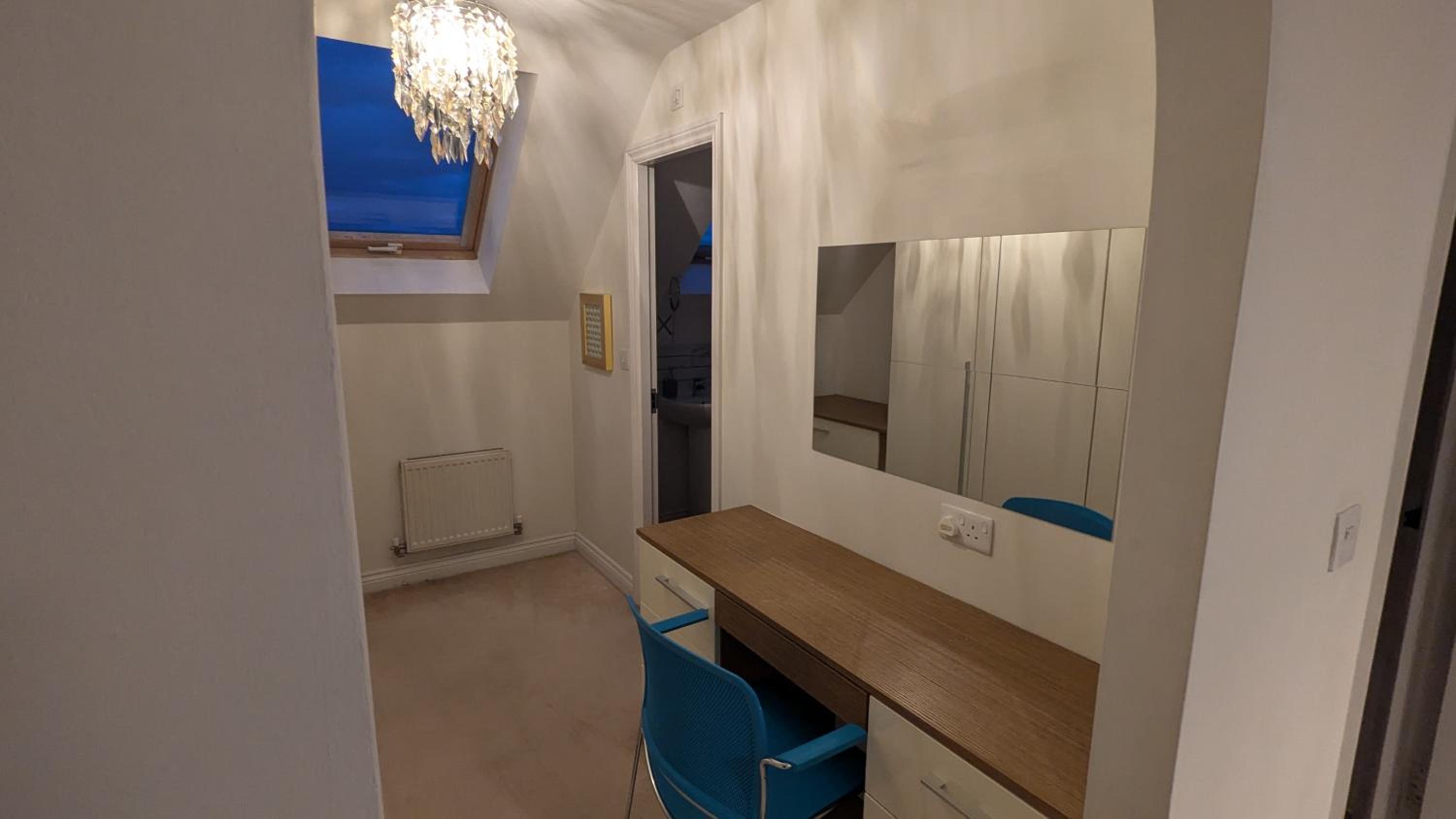 Sleeps up to 8 guests - Modern townhouse near Newcastle