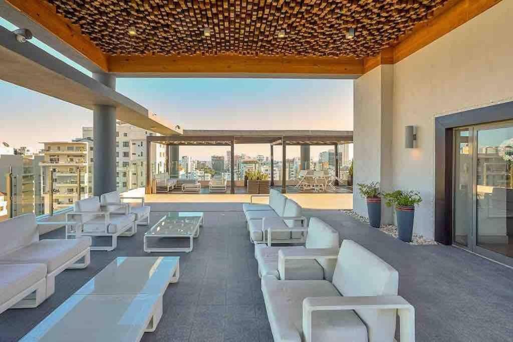 Dream Rooftop Downtown View