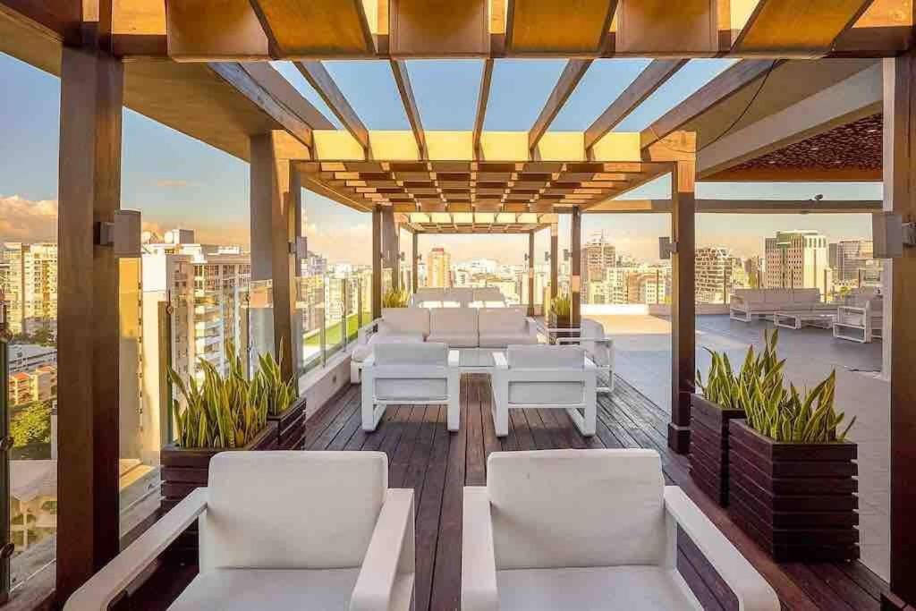Dream Rooftop Downtown View