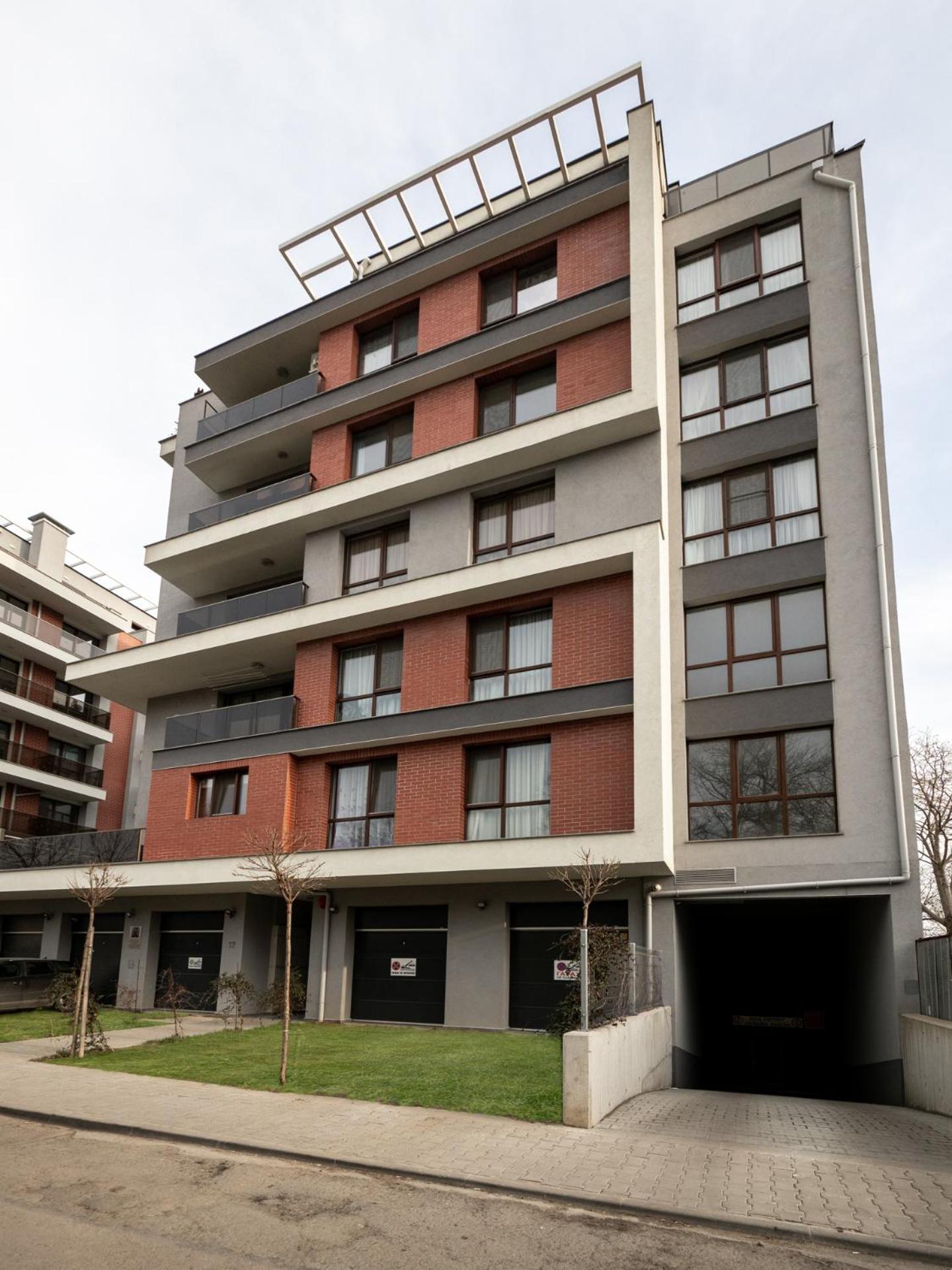 The Boulevard Luxury Apartment 2