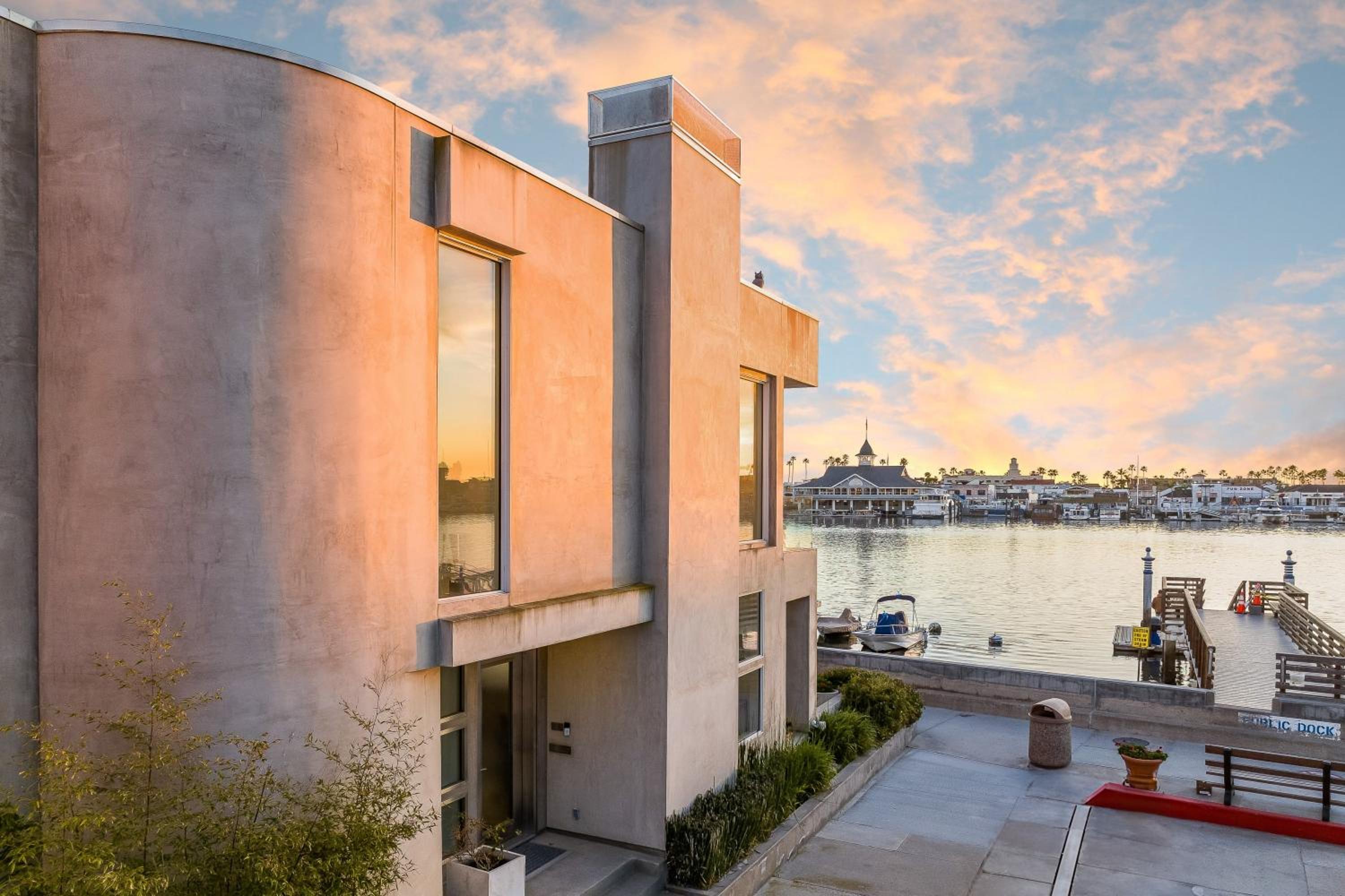Waterfront Oasis w Pier Parking & Beach on Island view 4