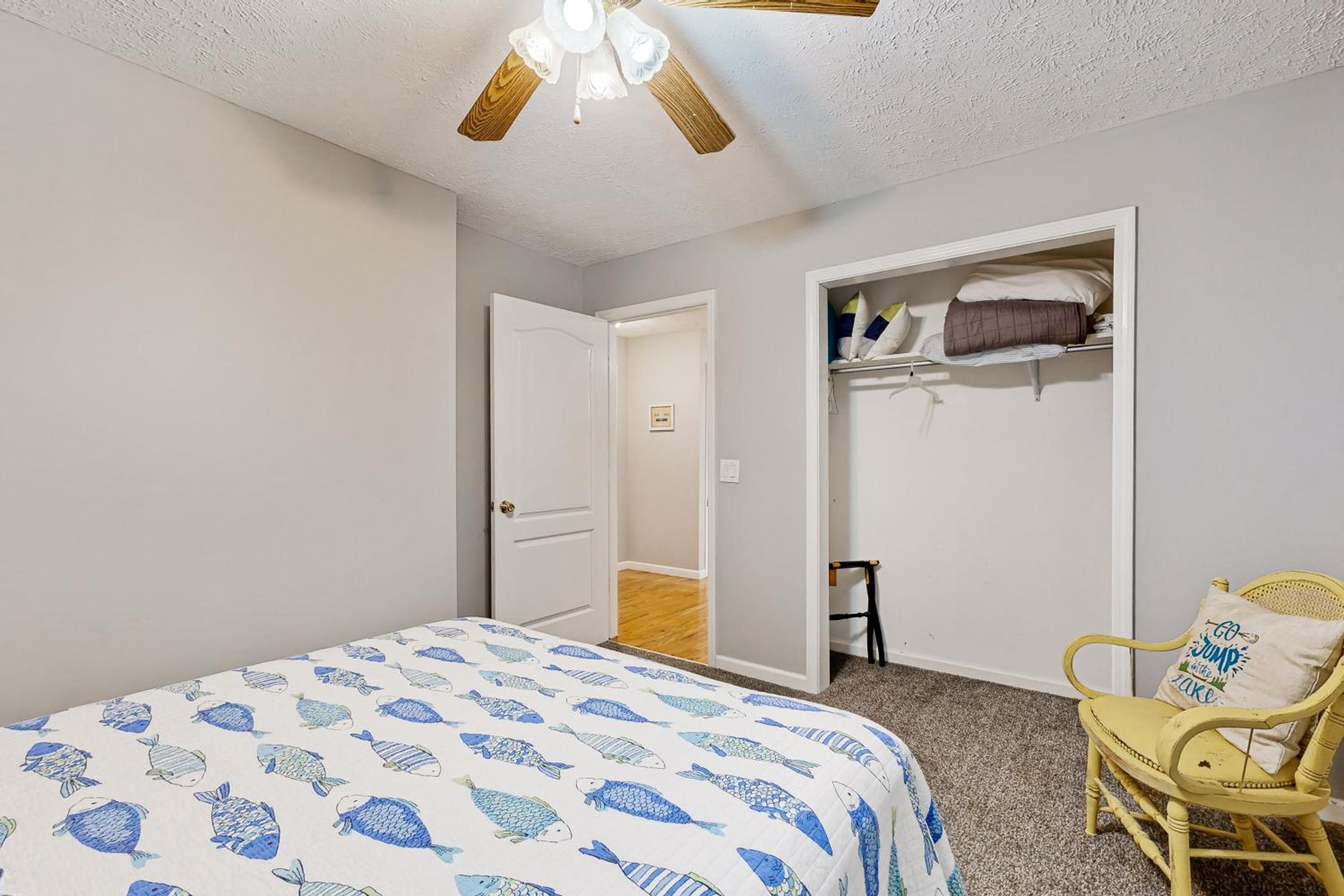 Dog-Friendly, Bright Cabin with Deck!