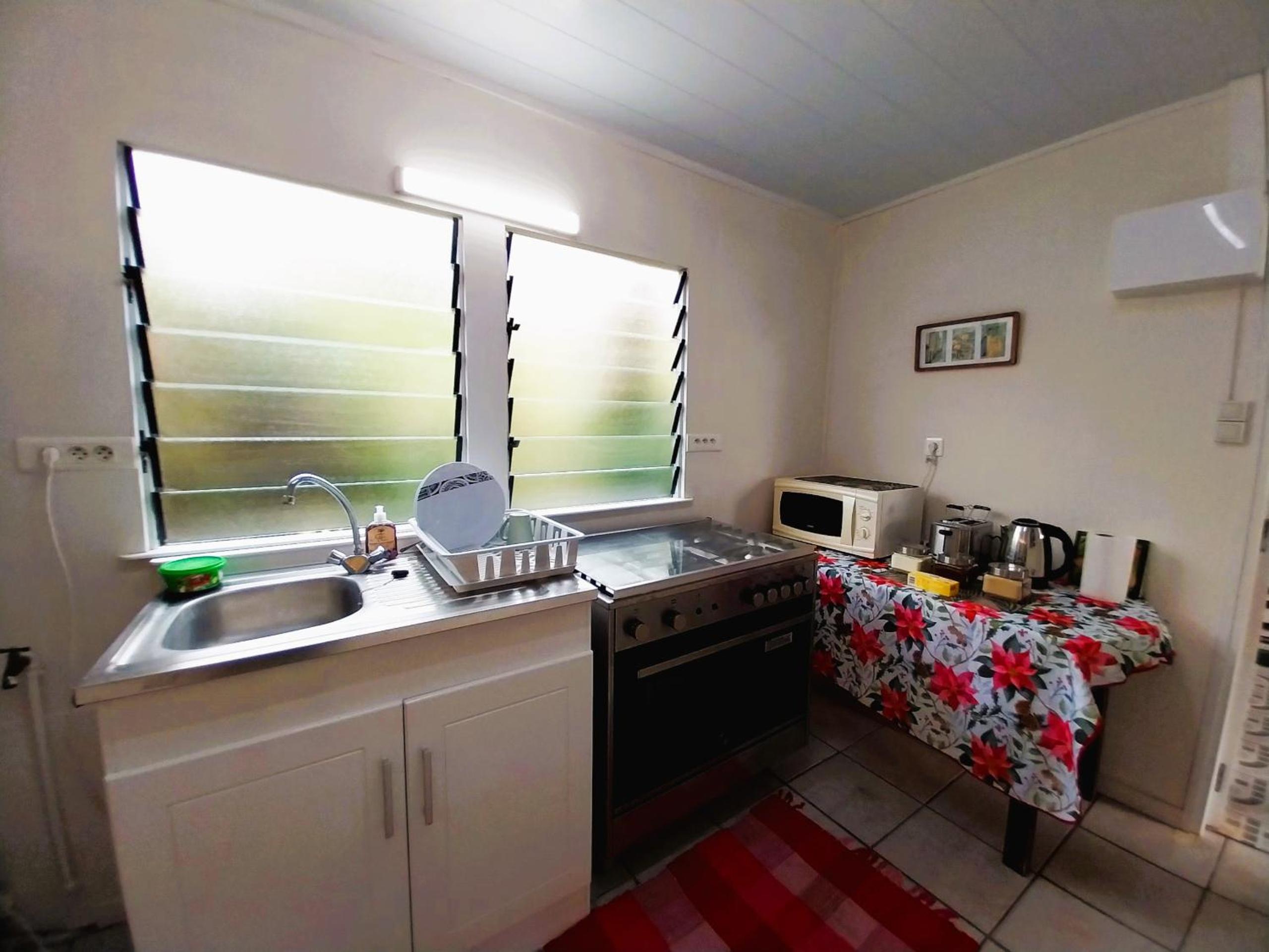 TAHITI - Matavai Bay Cottage