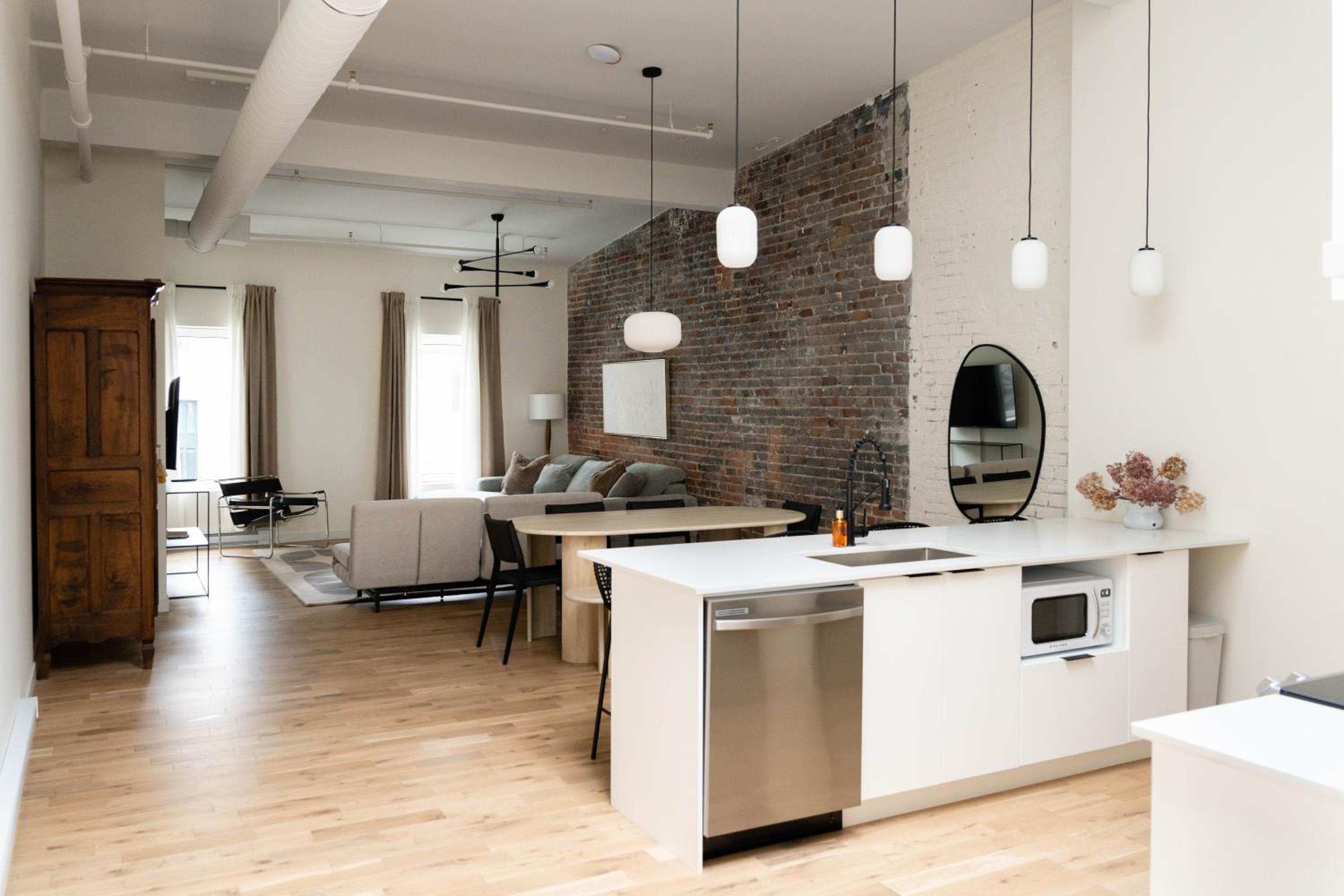 Maison Place Jacques-Cartier by Luxury In Transit
