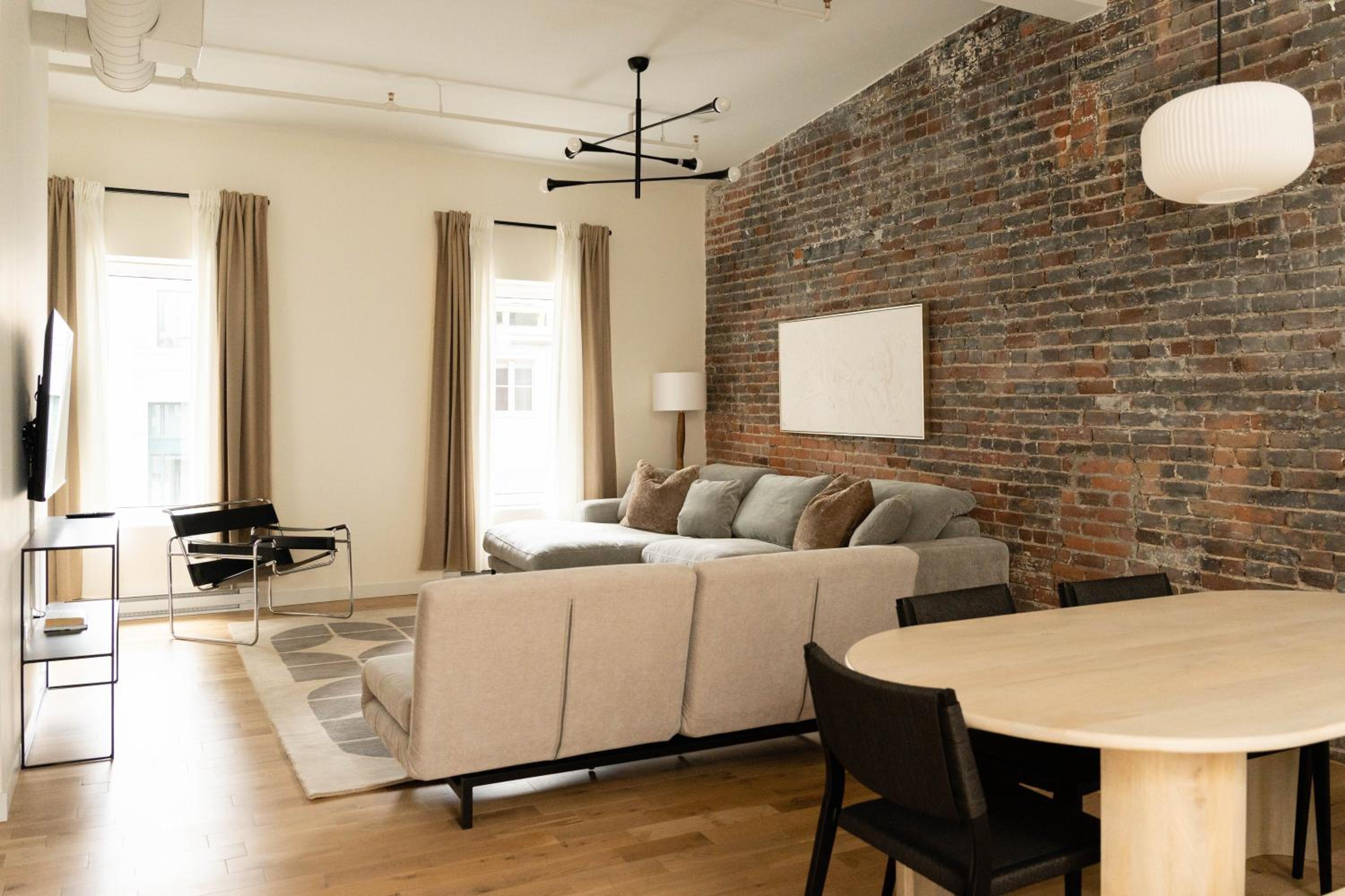Maison Place Jacques-Cartier by Luxury In Transit