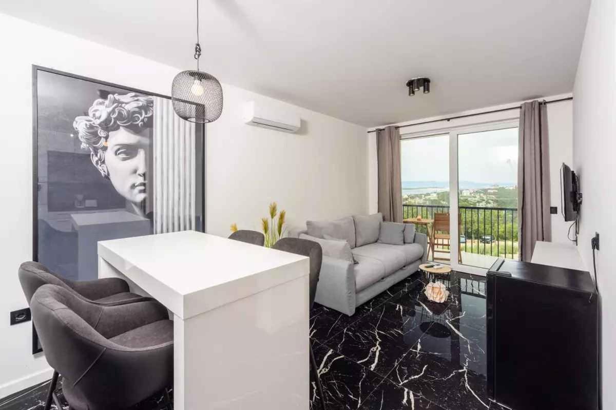 Apartments in Crikvenica 45029 view 3