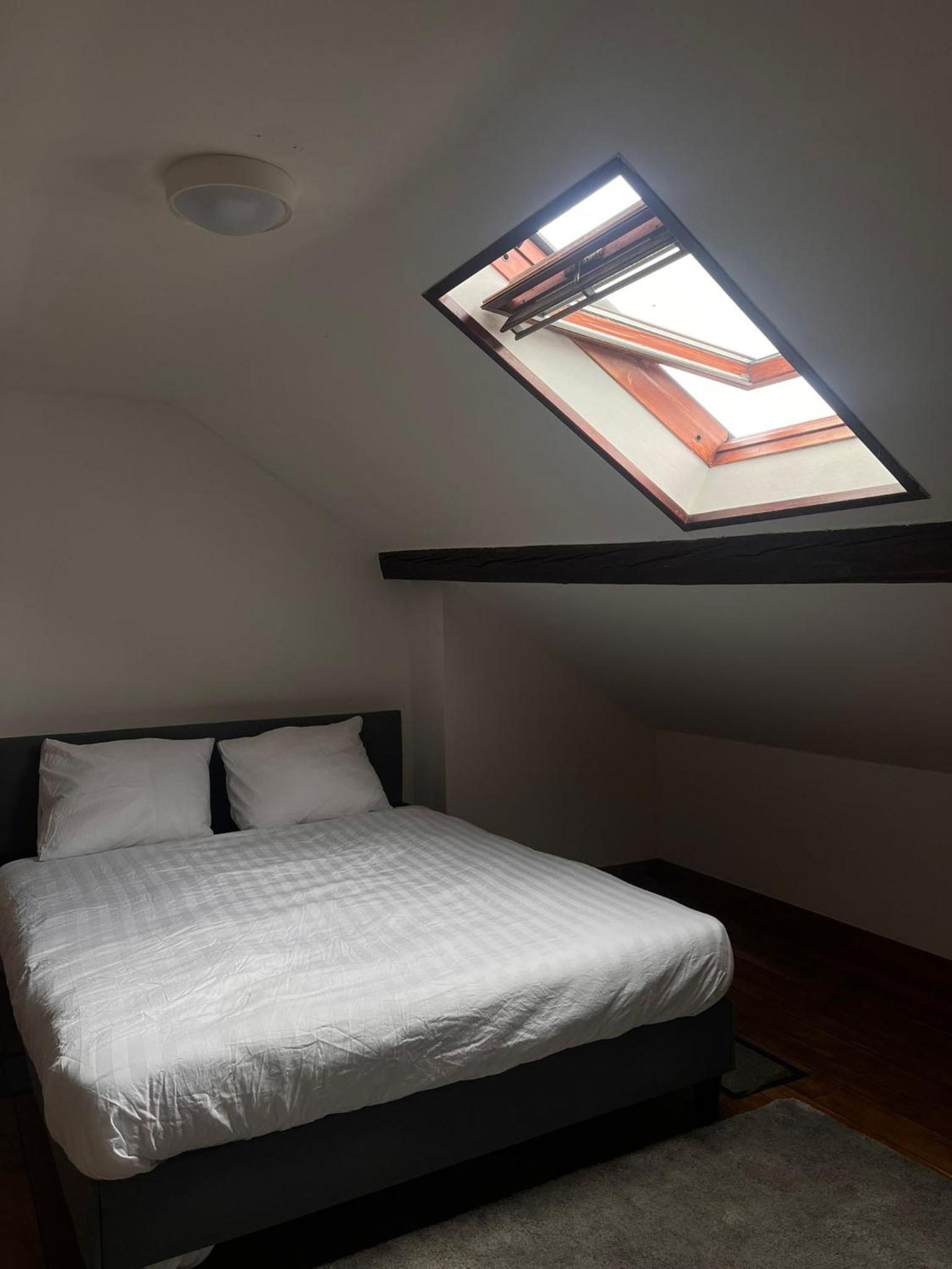 Chambre privé avec salle de bain privé