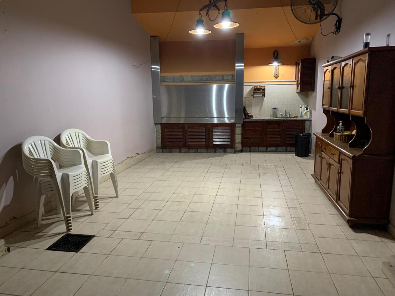 Casa para 10 personas, a minutos del nodo, del estadio y el centro